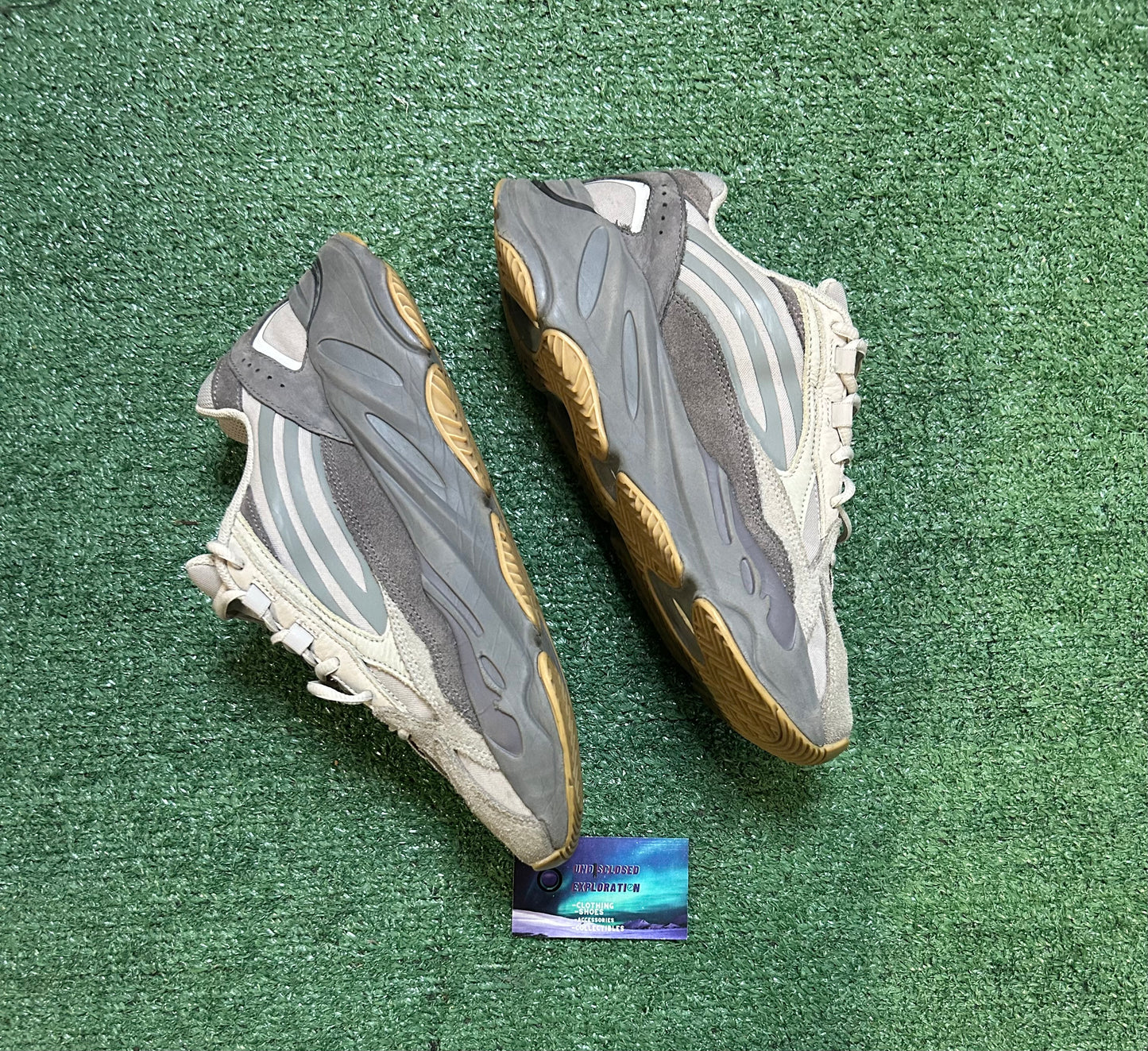 Adidas Yeezy boost 700 v2 tephra size 9.5men/11women