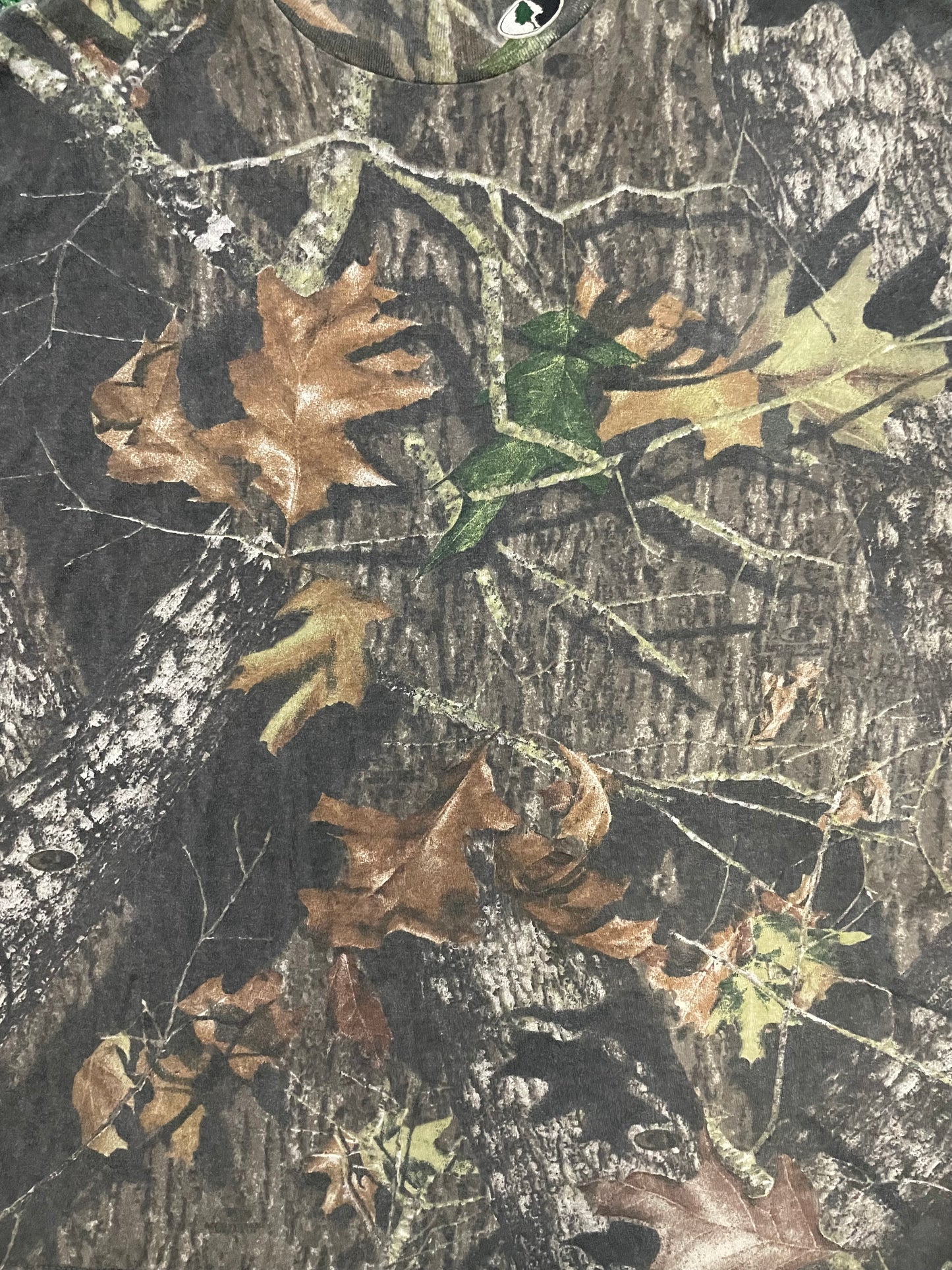Vintage 1990s Mossy Oak camo leaves longsleeve
