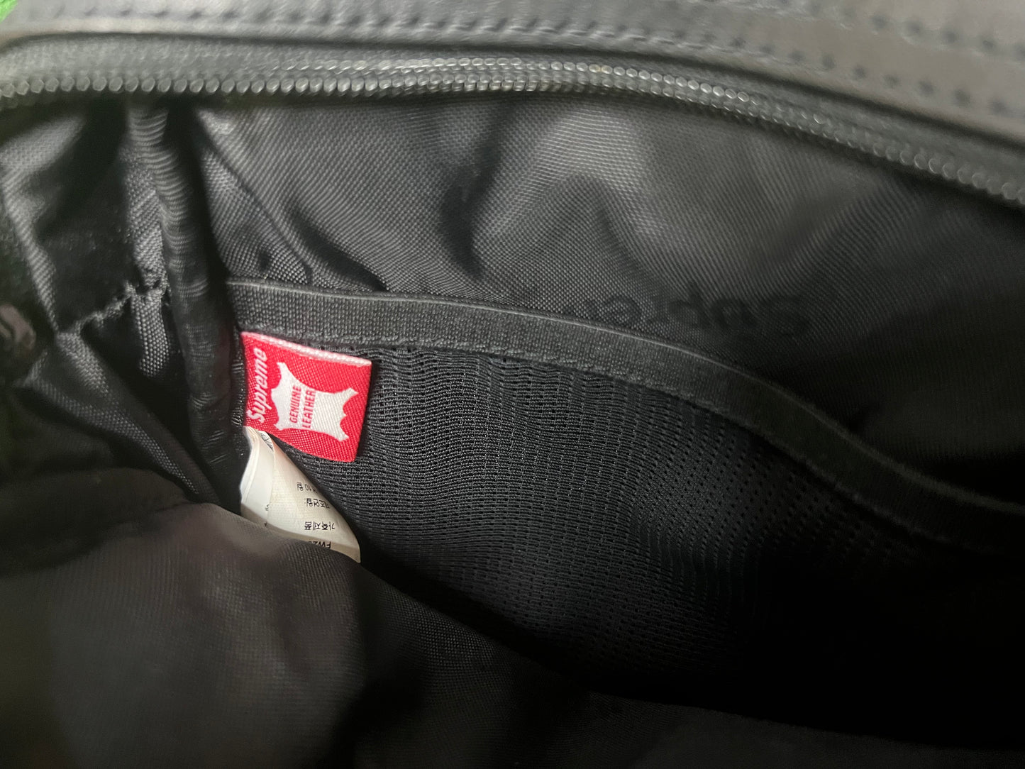 Supreme black leather shoulder bag