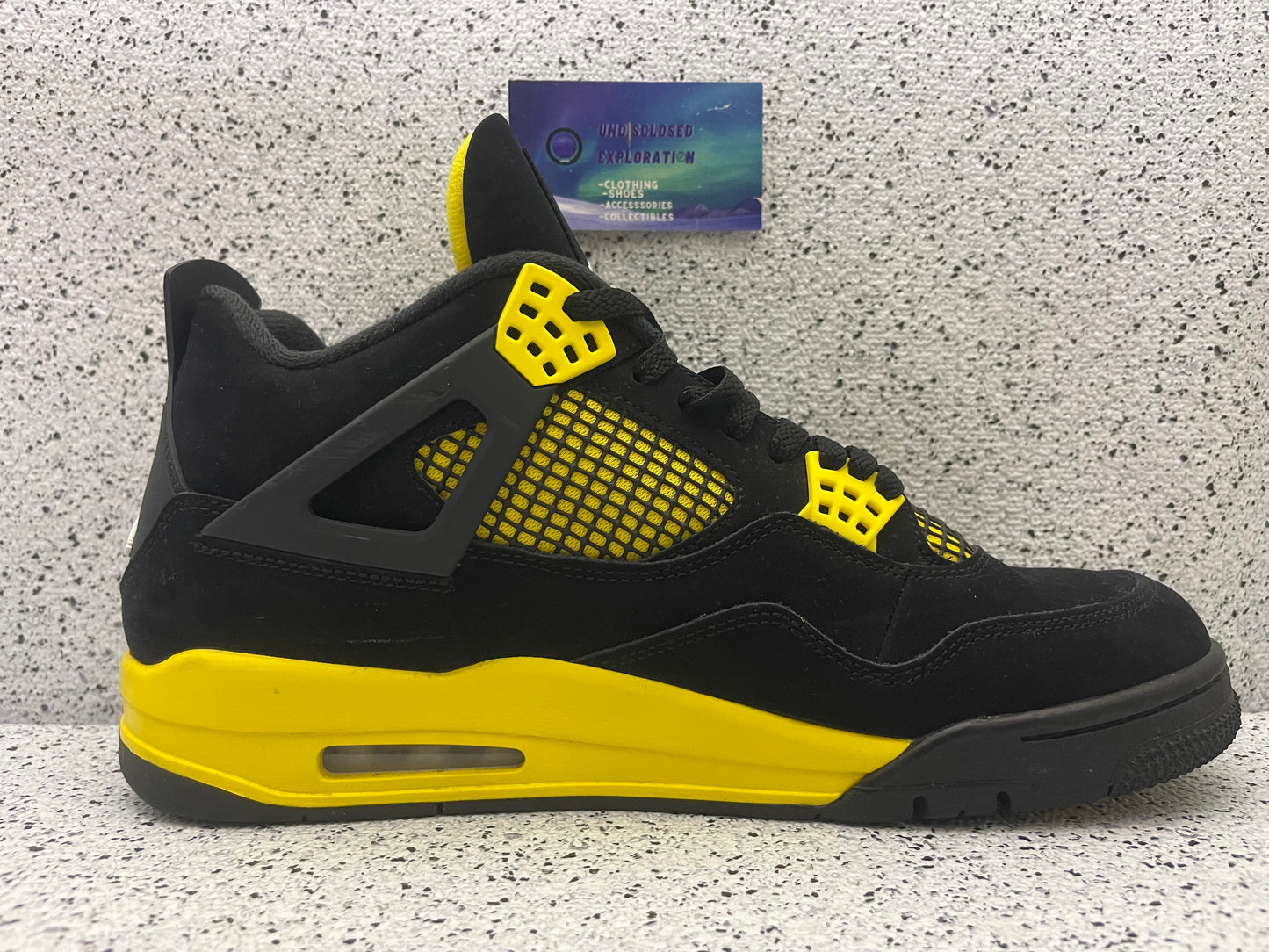 Jordan 4 Thunder 12 Men/13.5 Women “Preowned”