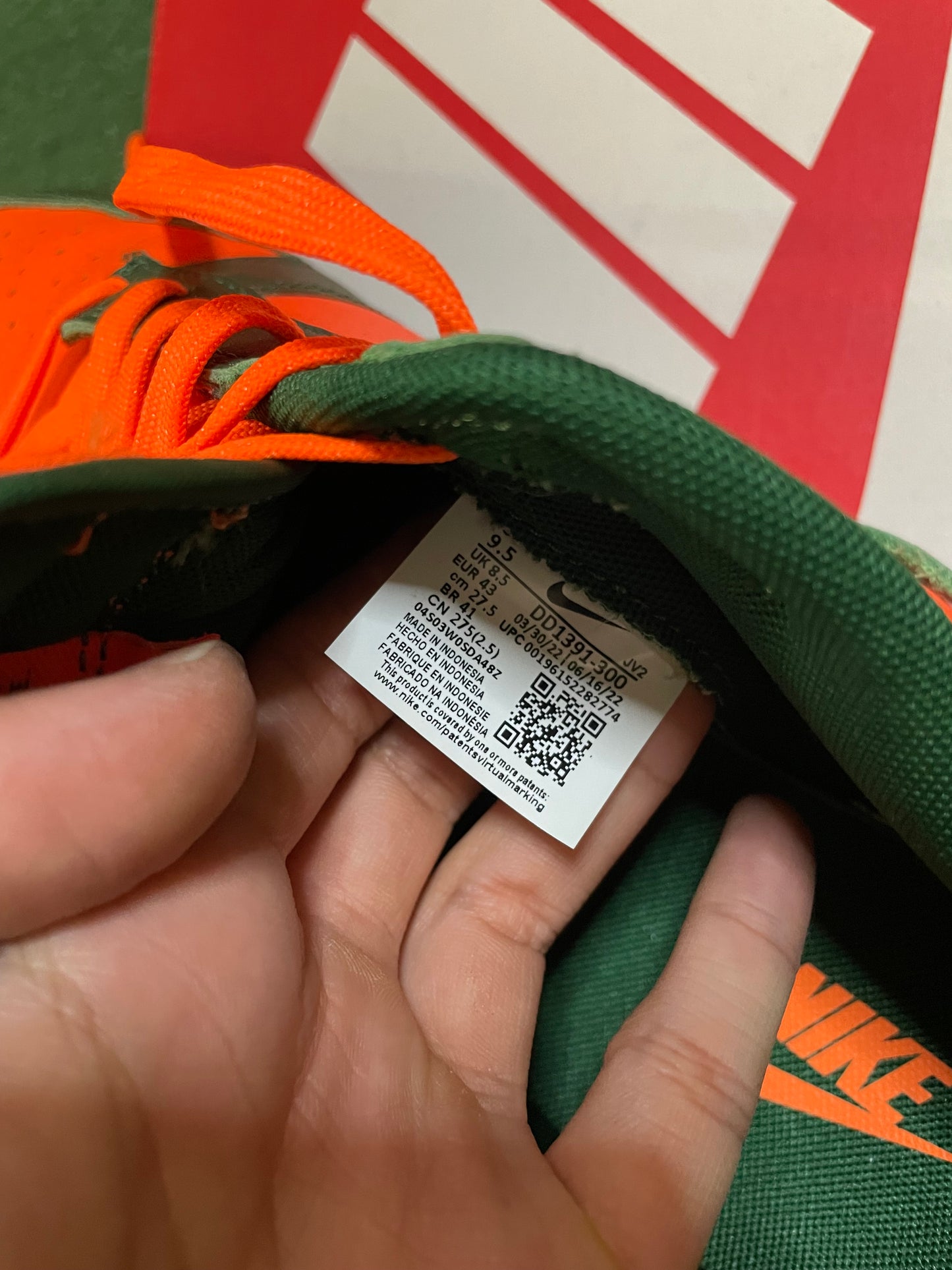 Nike Dunk Low hurricane size 9.5men/11women