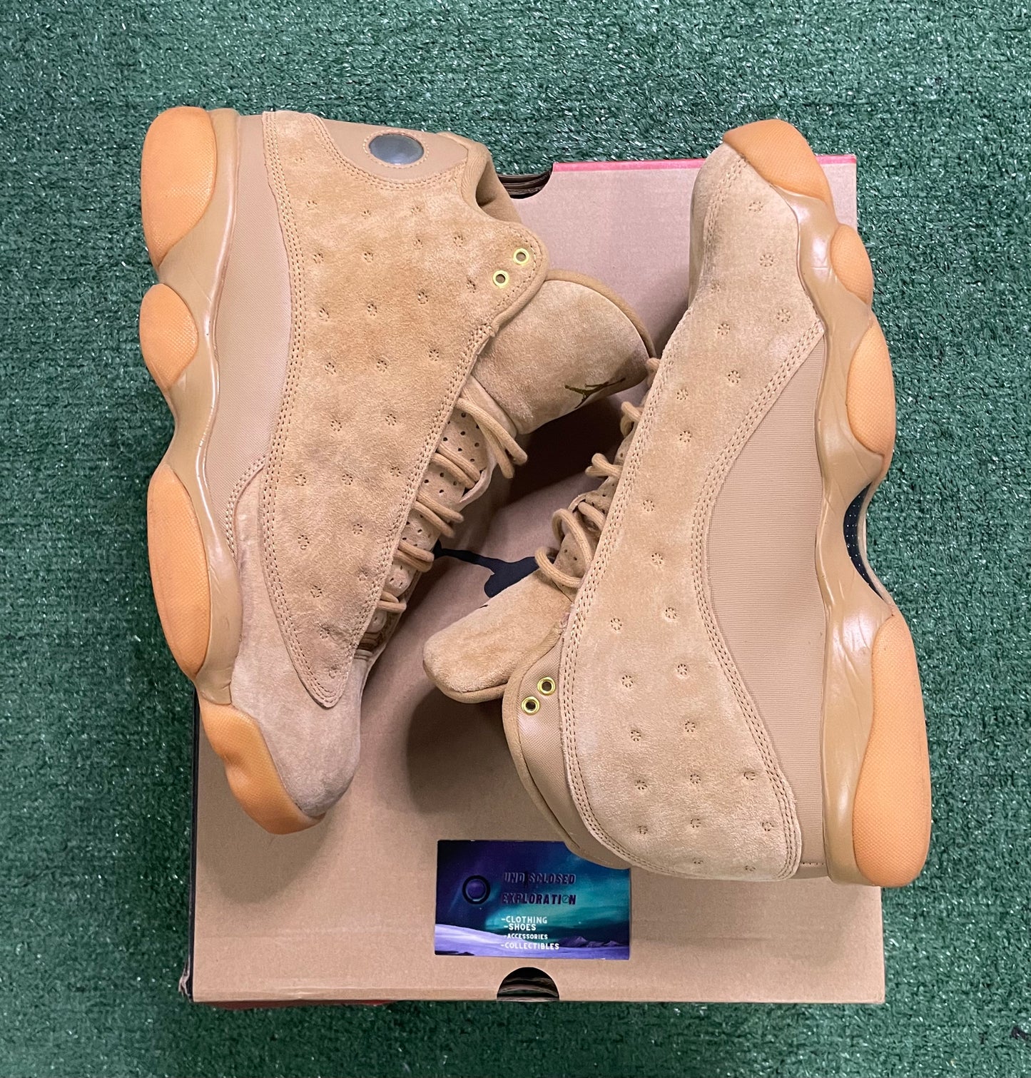 Jordan 13 Wheat size 11.5men/13women