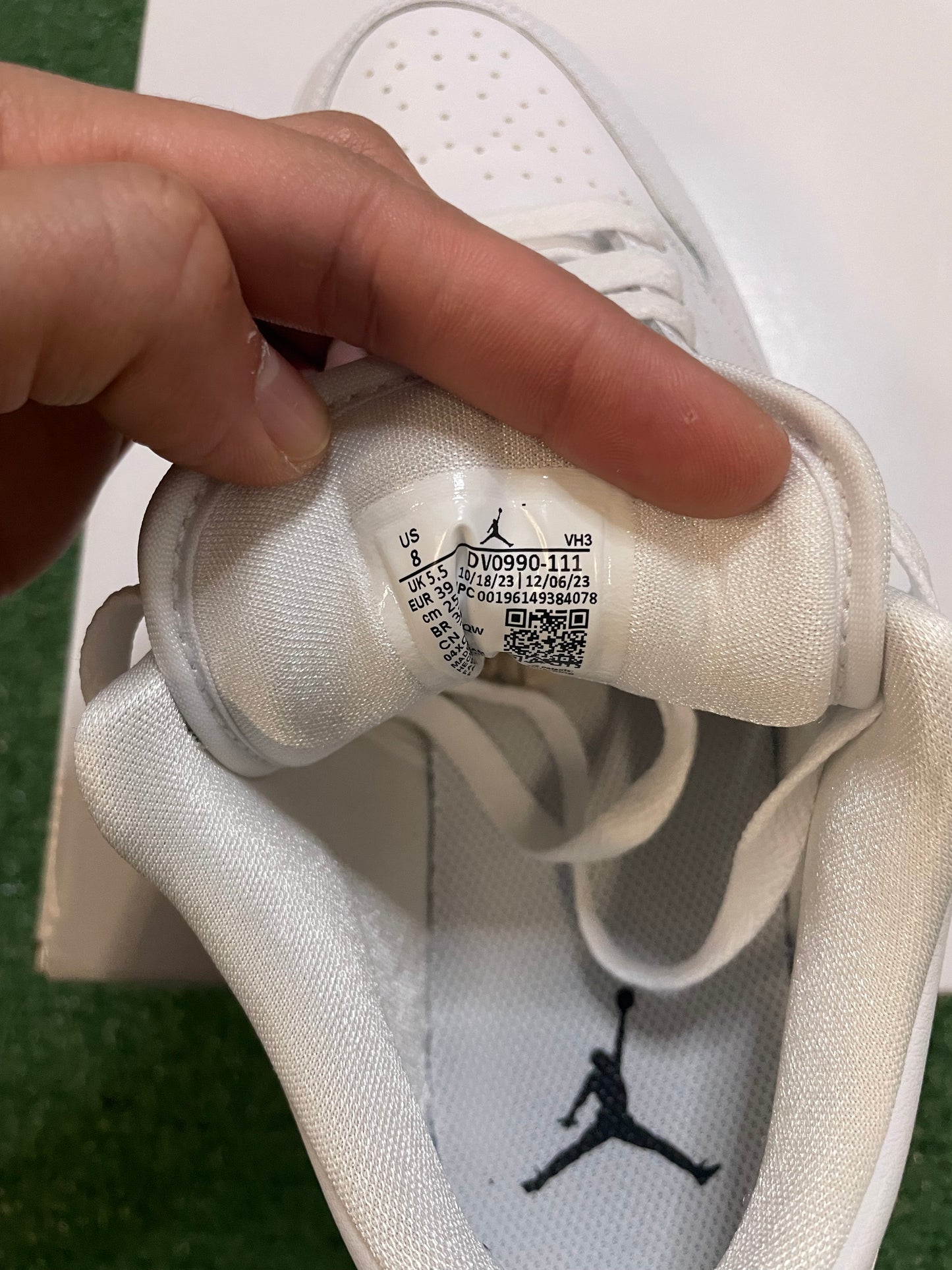 Air Jordan 1 Low triple white 6.5youth/8women