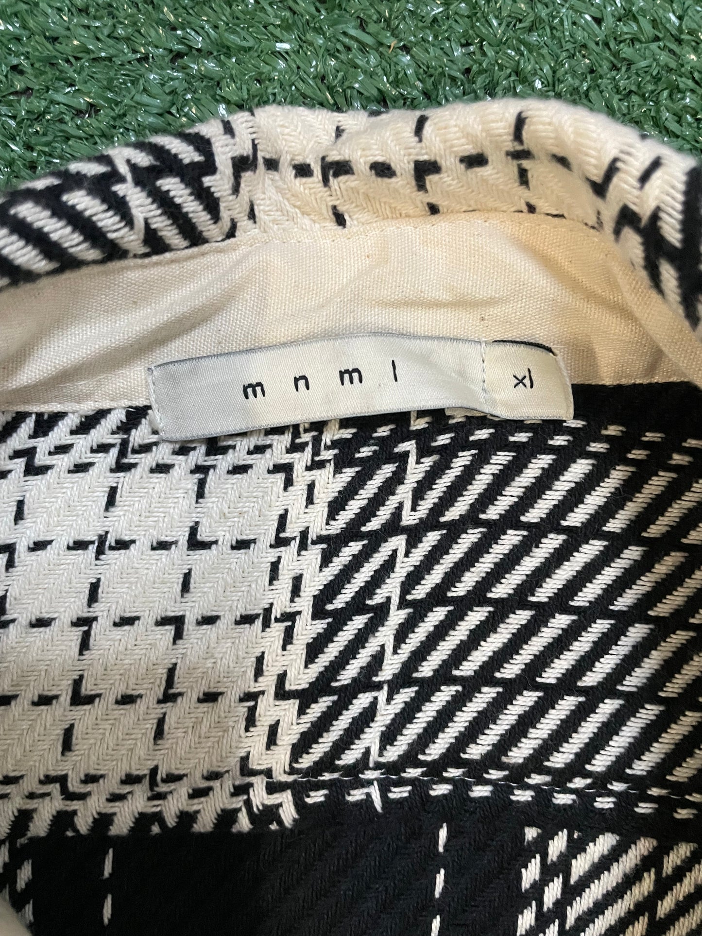 MNML plaid black and white flannel