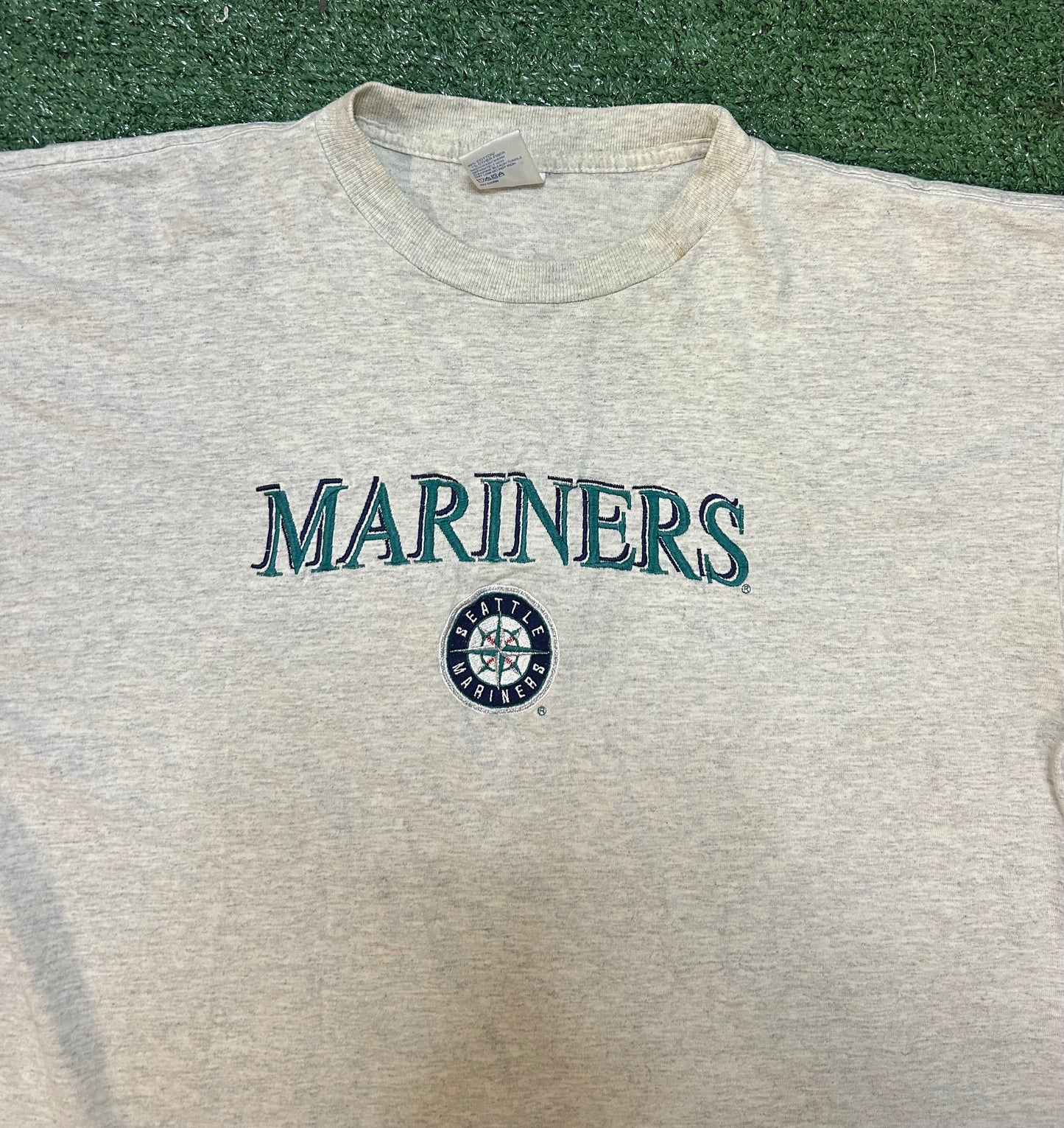 Vintage 1990s Seattle mariners embroidered tee