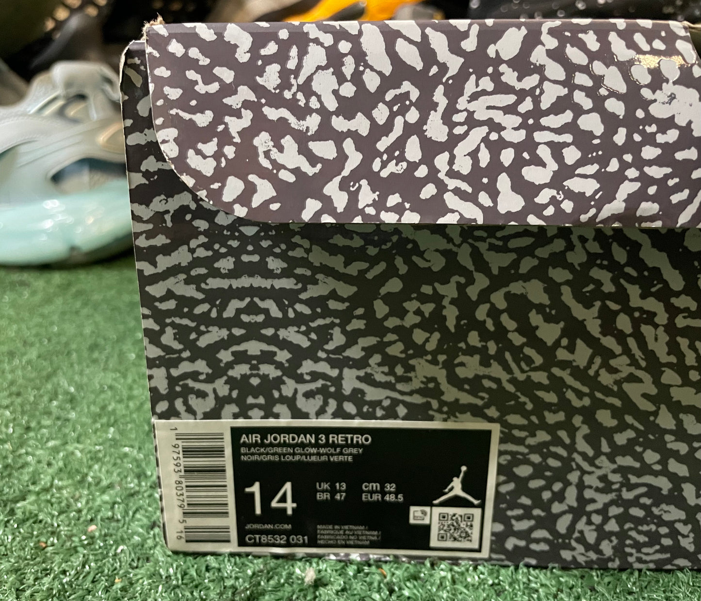 Air Jordan 3 Retro green glow size 14men/15.5women