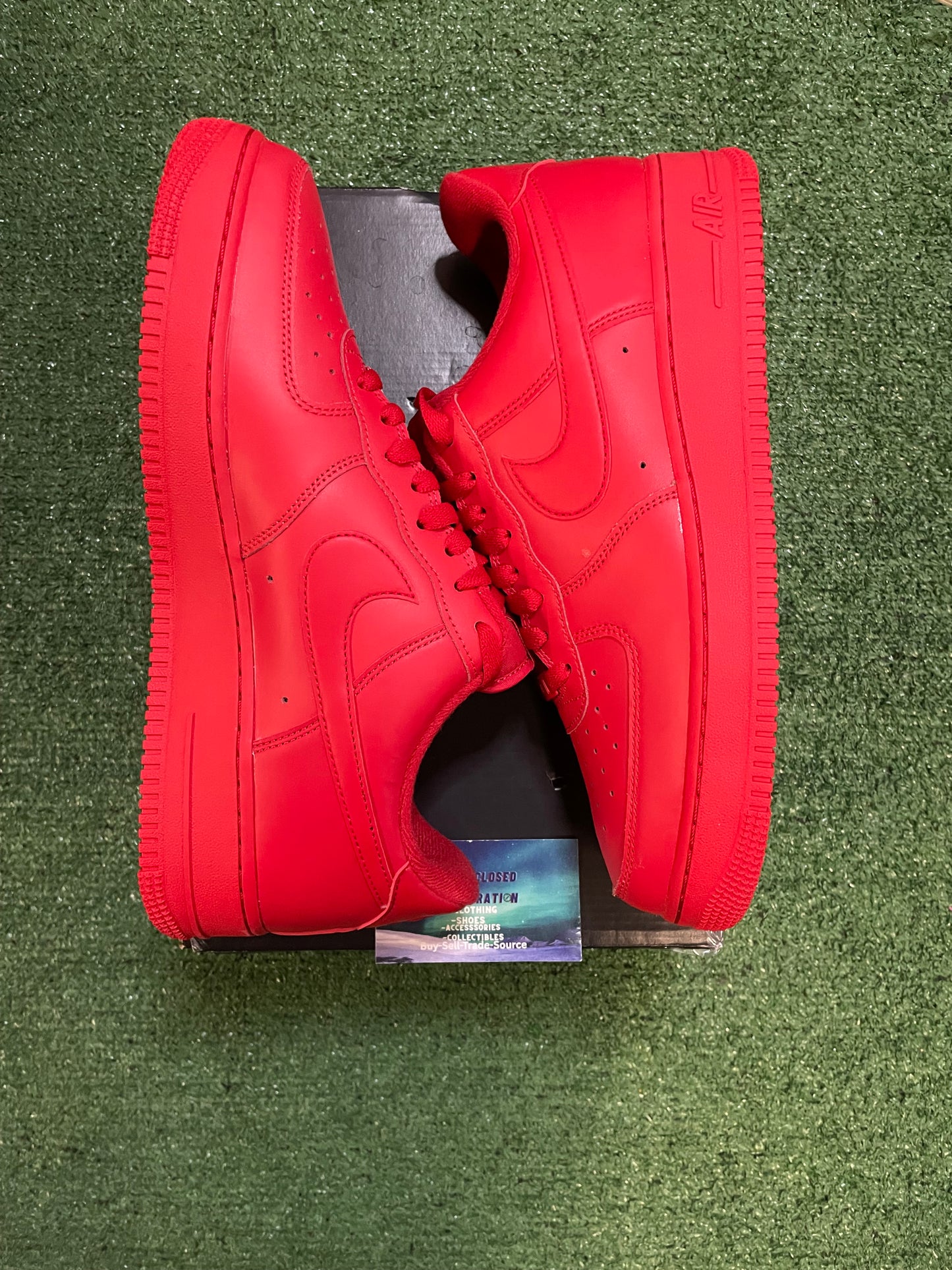 Nike Air Force 1 low triple red