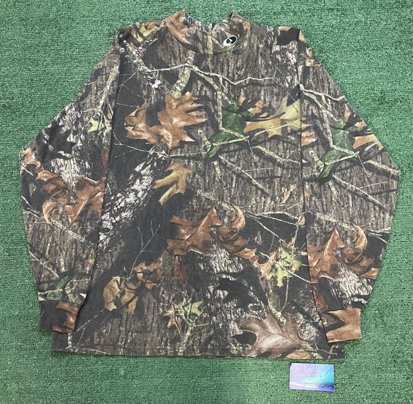 Vintage 1990s Mossy Oak camo leaves longsleeve