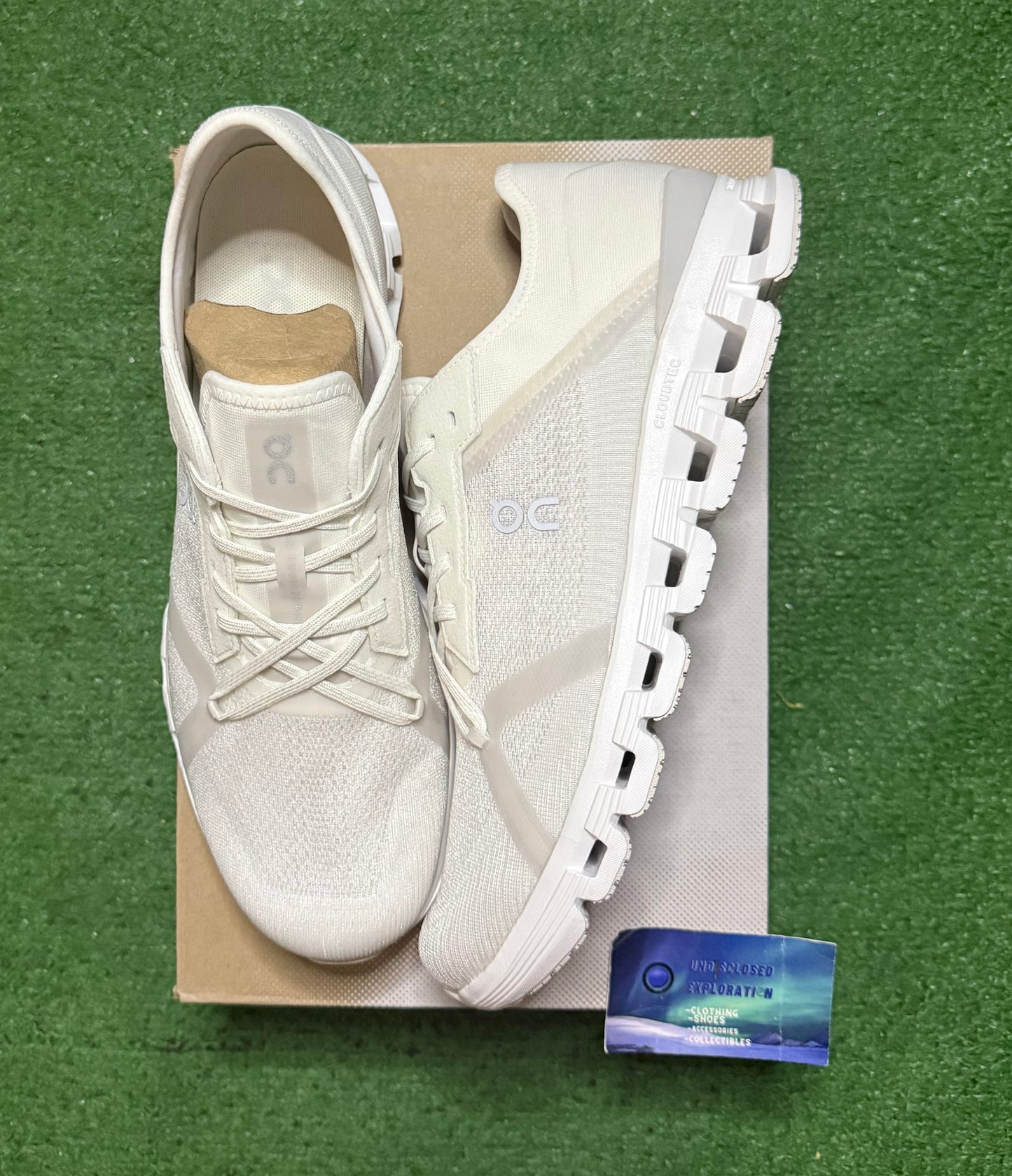On Running Cloud X 4 AD White Wolf