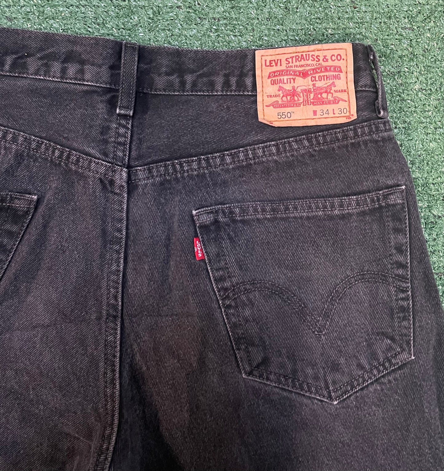 Levi 550 relaxed fit black denim
