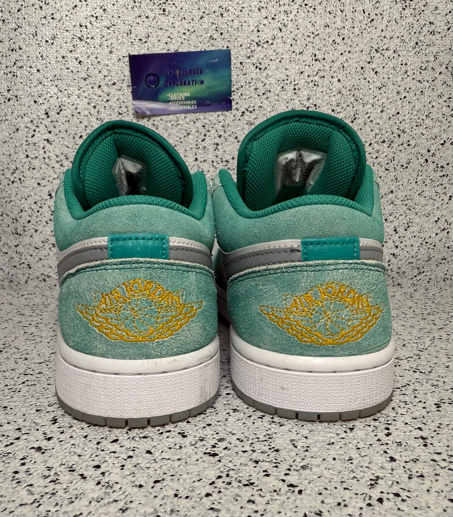 Jordan 1 Low New Emerald 7 Youth/8.5women “Preowned”