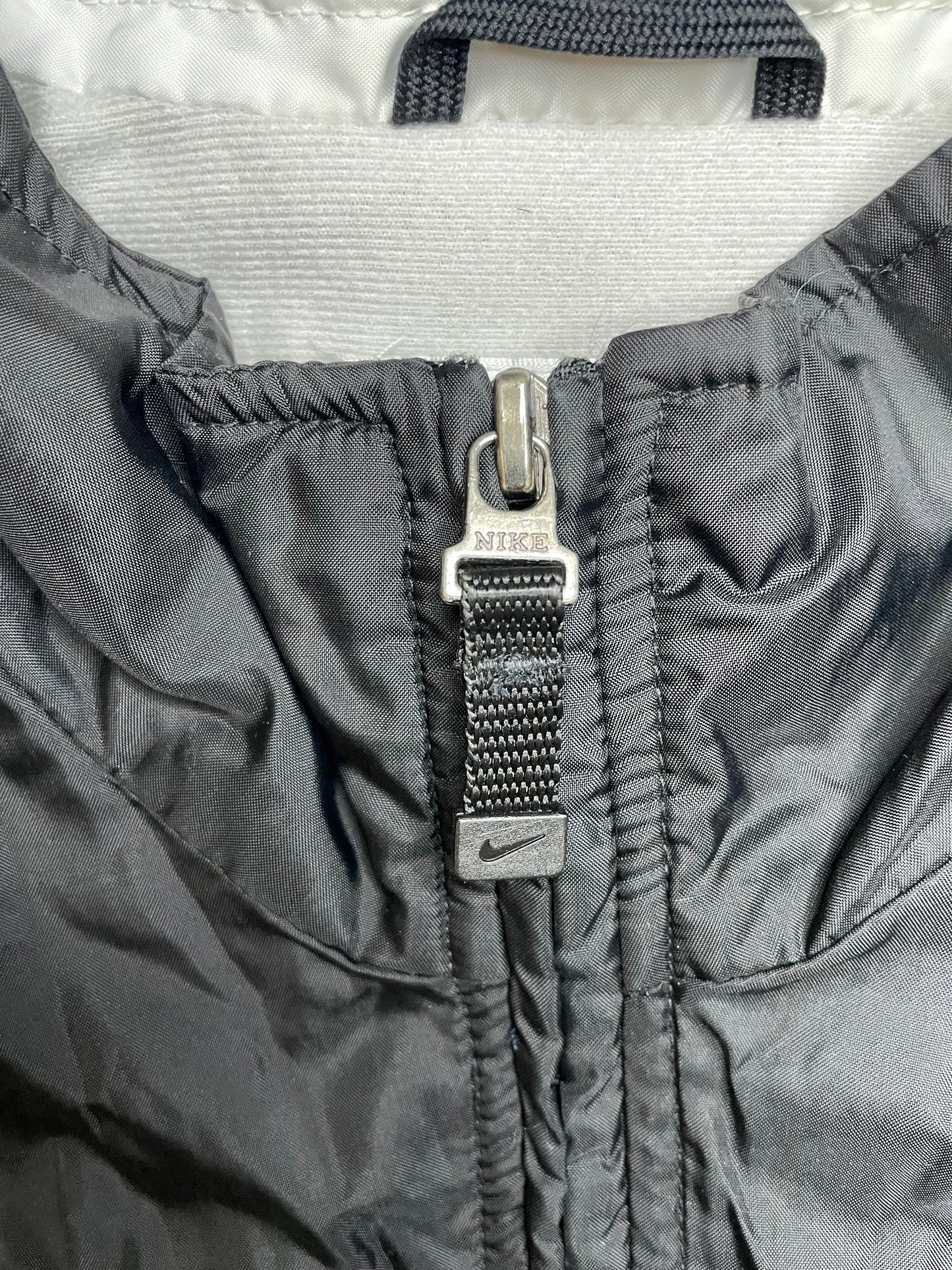 Vintage 1990s Nike big swoosh windbreaker