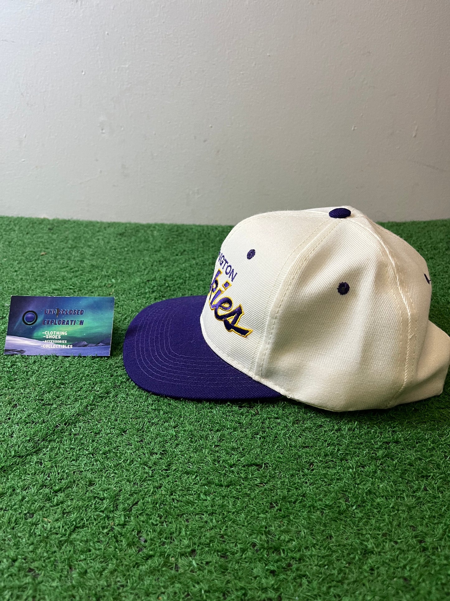 Vintage 1990s UW university of Washington huskies script sport specialities hat