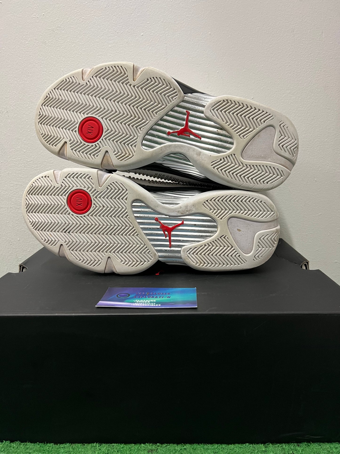 Jordan 14 X Supreme white size 10.5men/12women