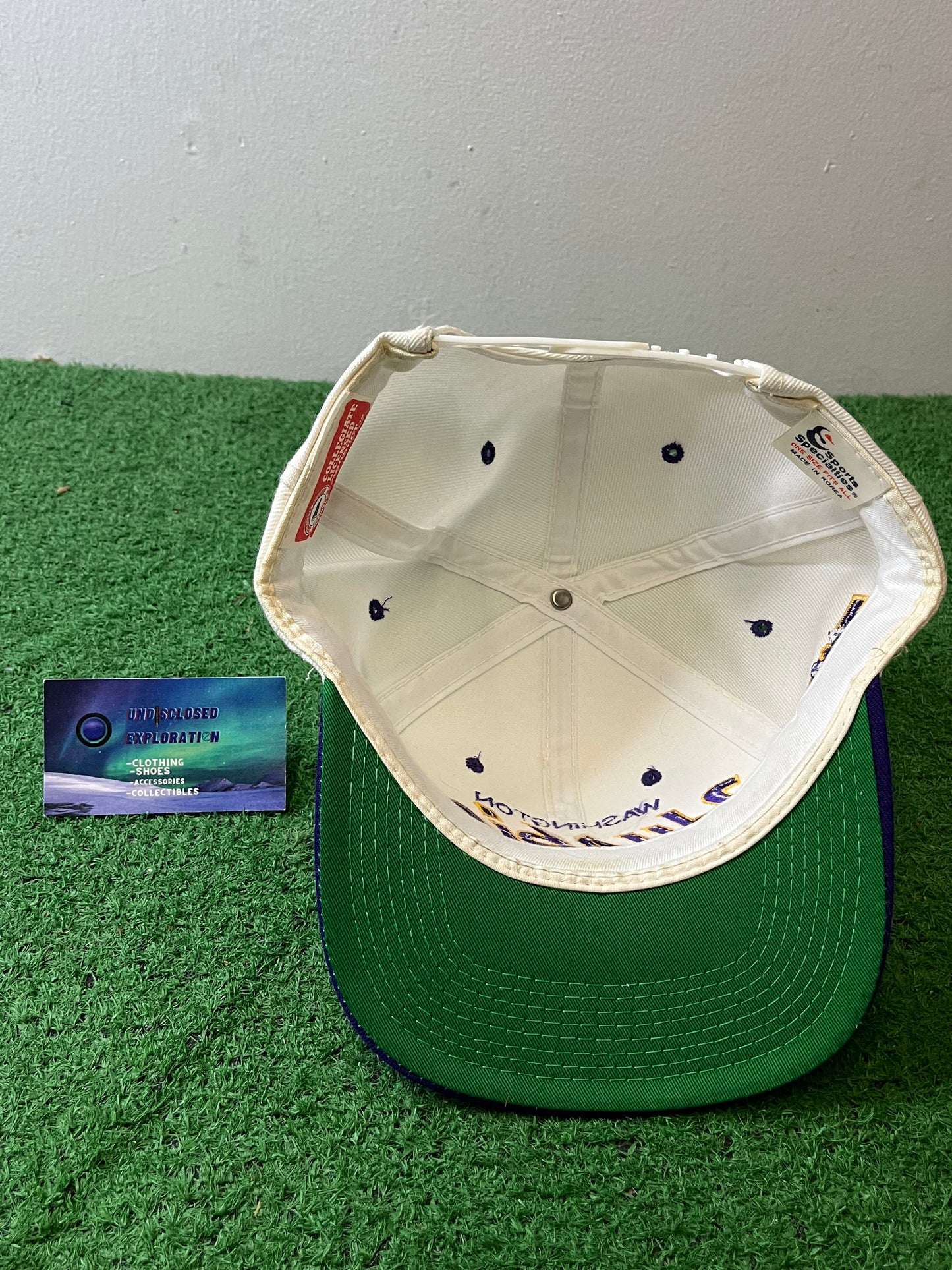 Vintage 1990s UW university of Washington huskies script sport specialities hat