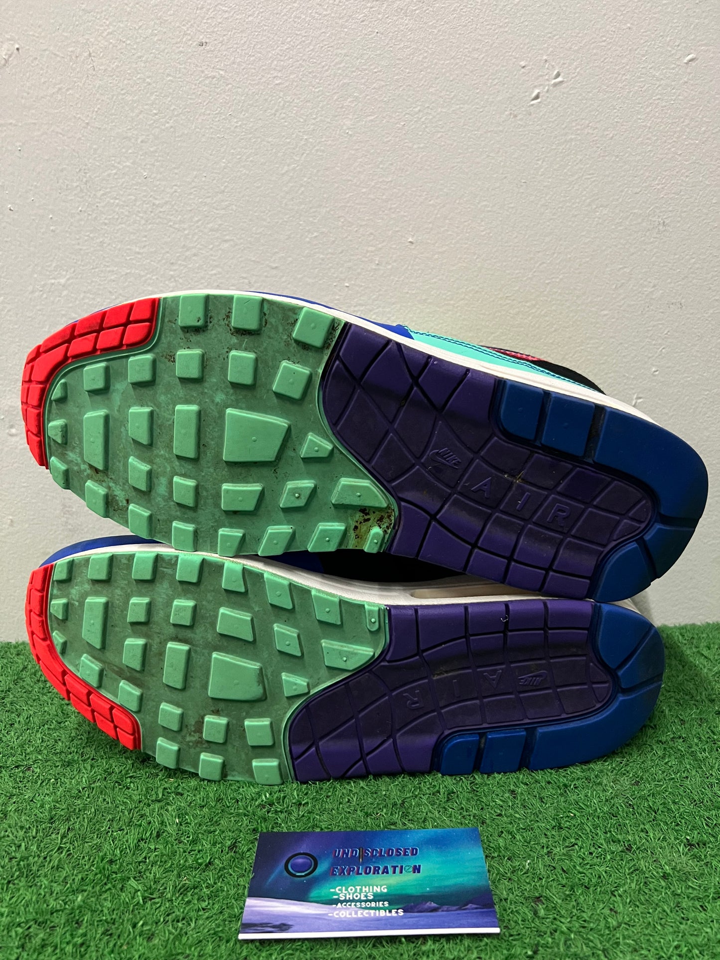 Nike air max 1 parachute size 10men/11.5women