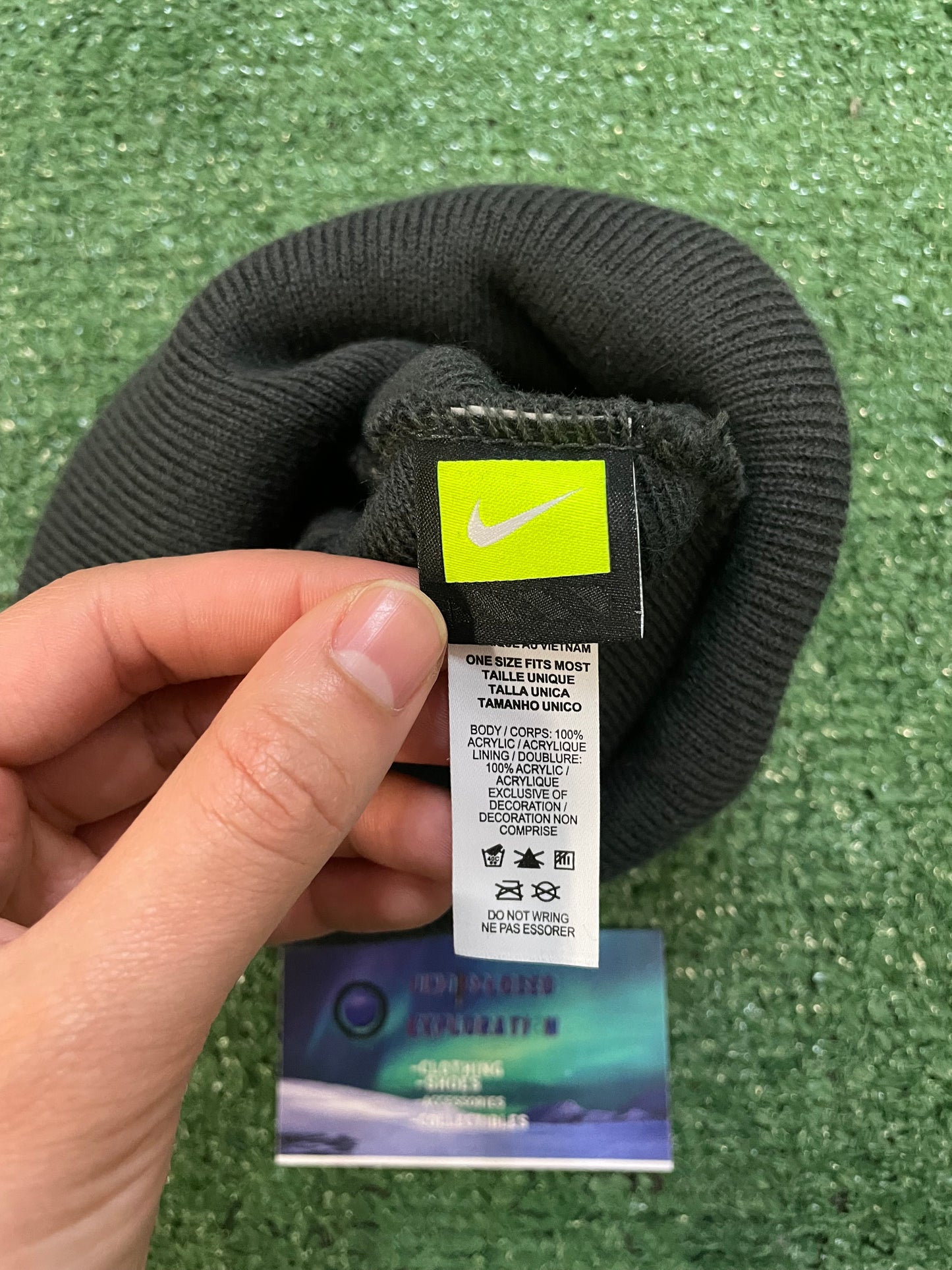 Nike center swoosh dark grey beanie