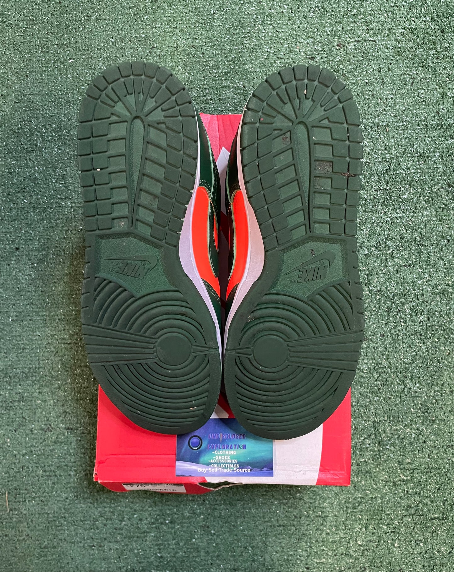 Nike Dunk Low hurricane size 9.5men/11women