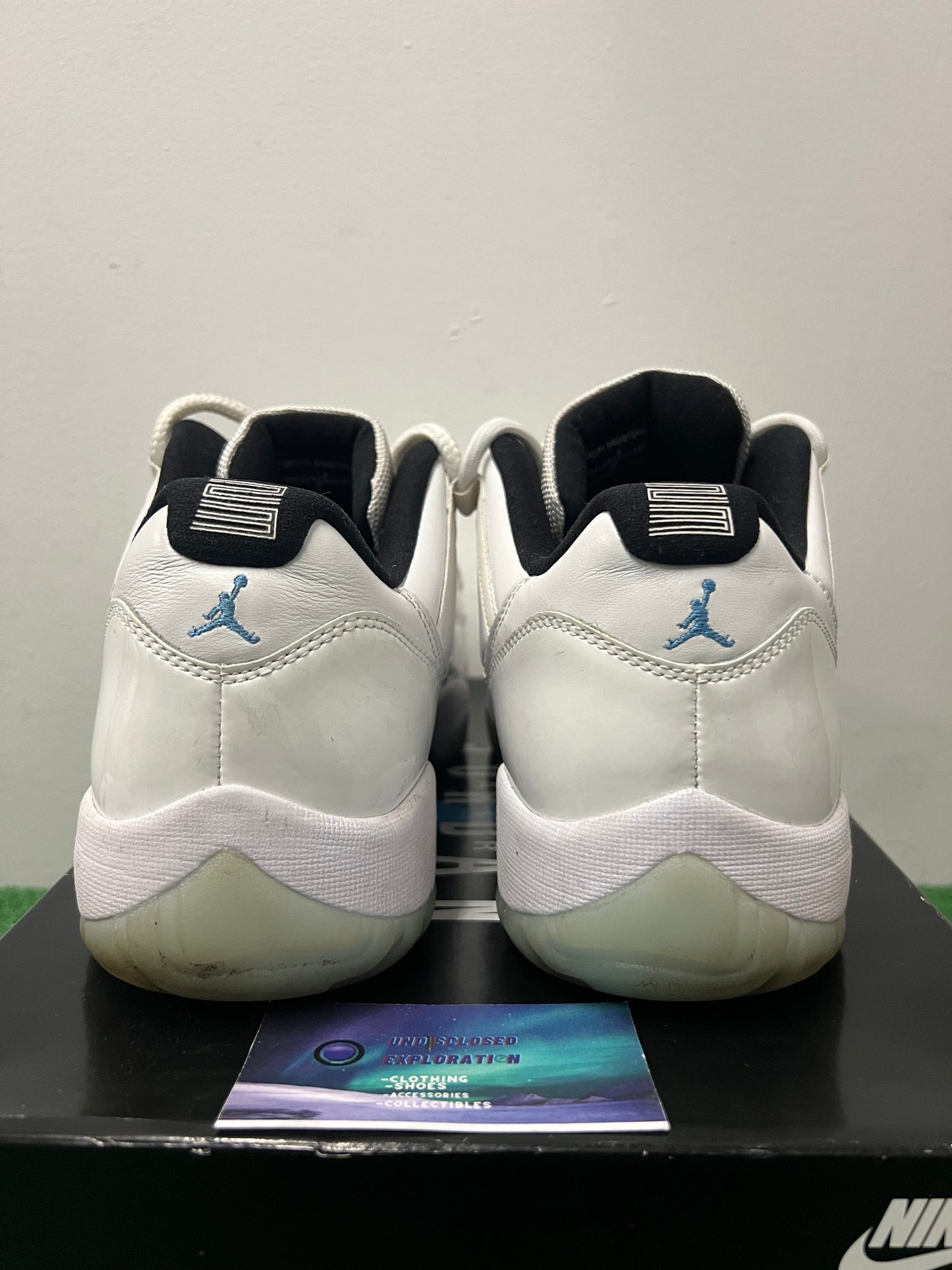 Jordan 11 low legend blue size 11.5men/13women