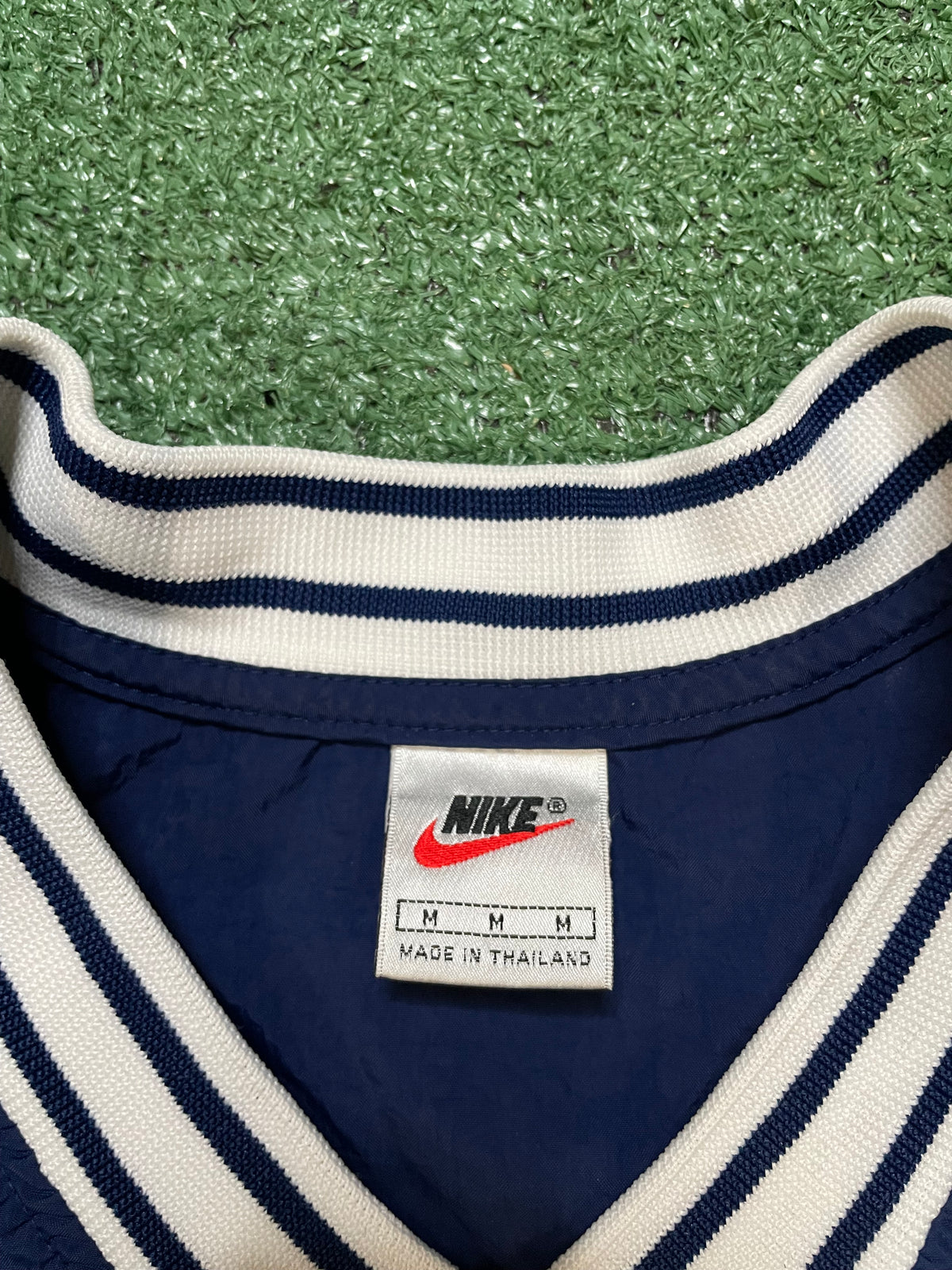 Vintage 1990s Nike blue & white pullover crewneck