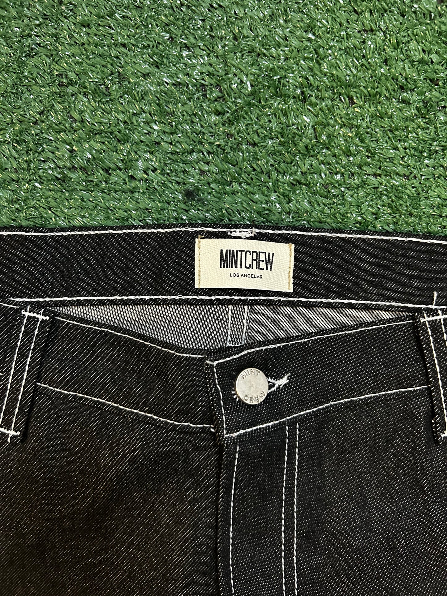 Mint crew Los Angeles black carpenter denim