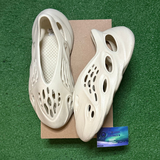 Adidas Yeezy Foam Runner Sand 9 Men/10.5 Women “Preowned”