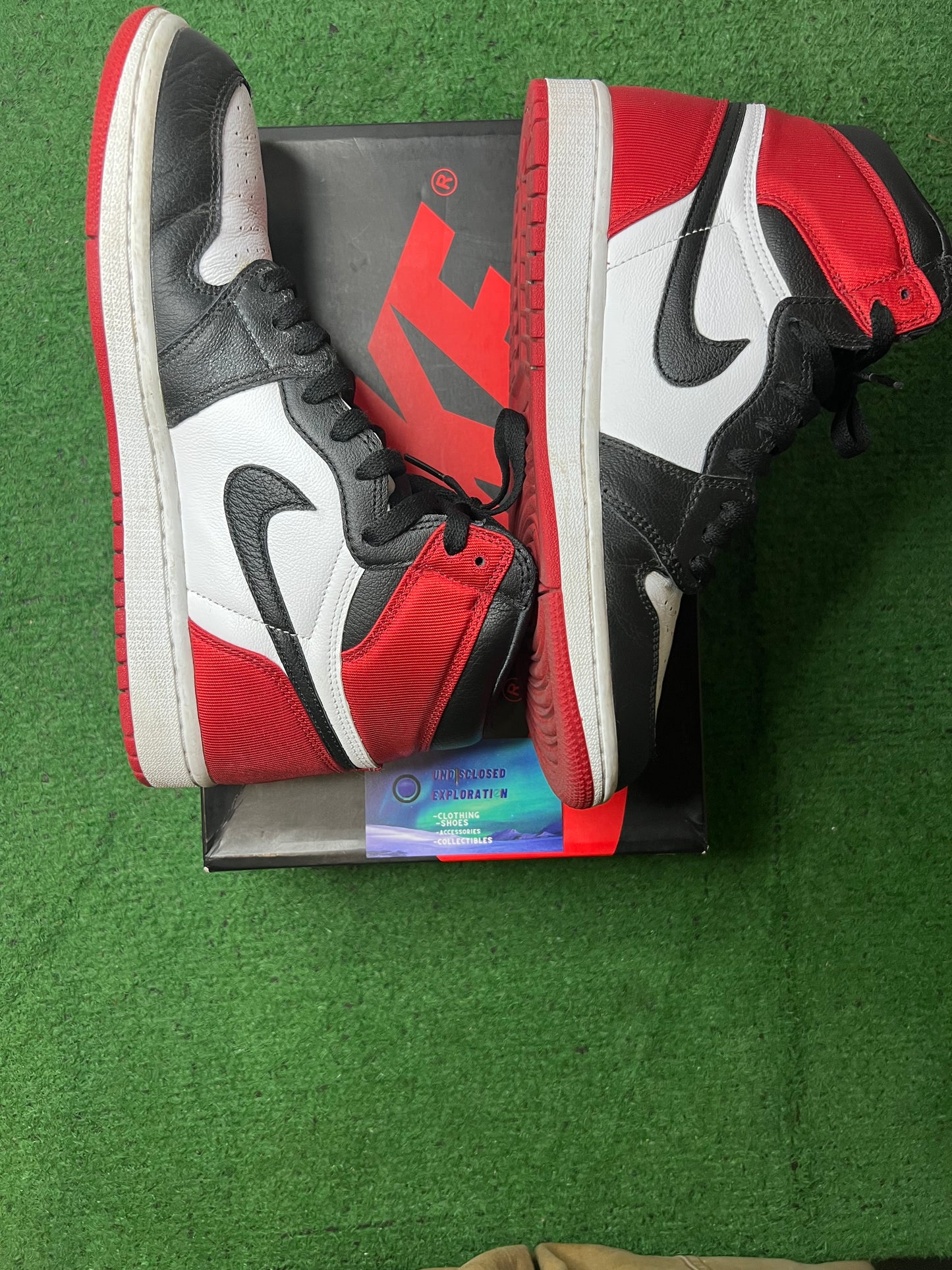 Jordan 1 high satin black toe size 8men/9.5women