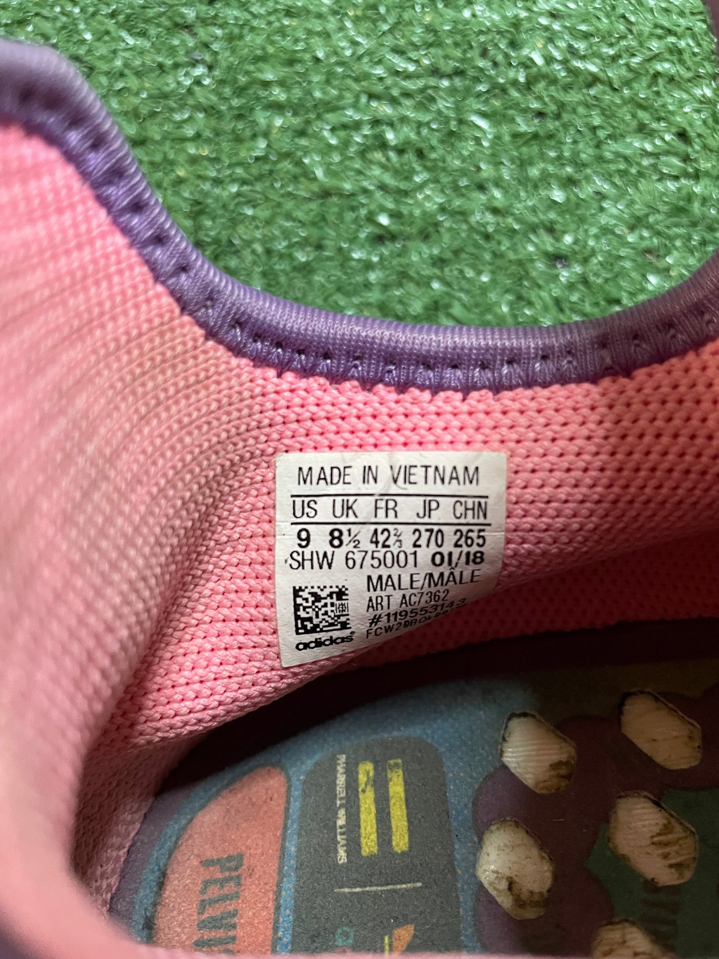 Adidas human race Holi Festival size 9men/10.5women