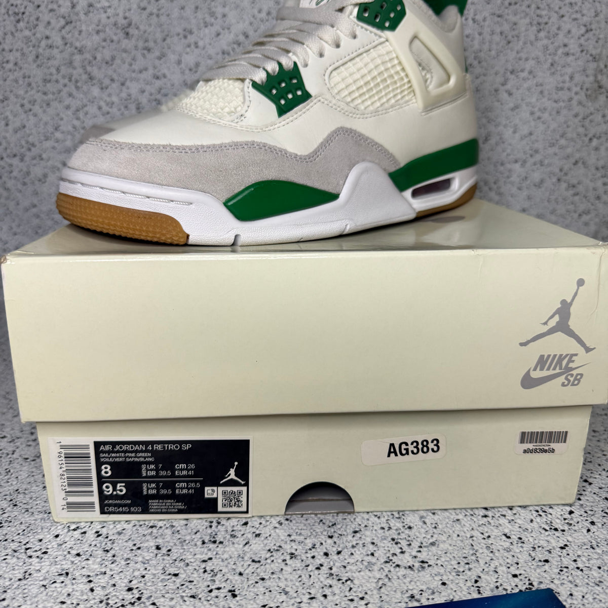 Jordan 4 SB Pine Green 8 Men “Preowned”