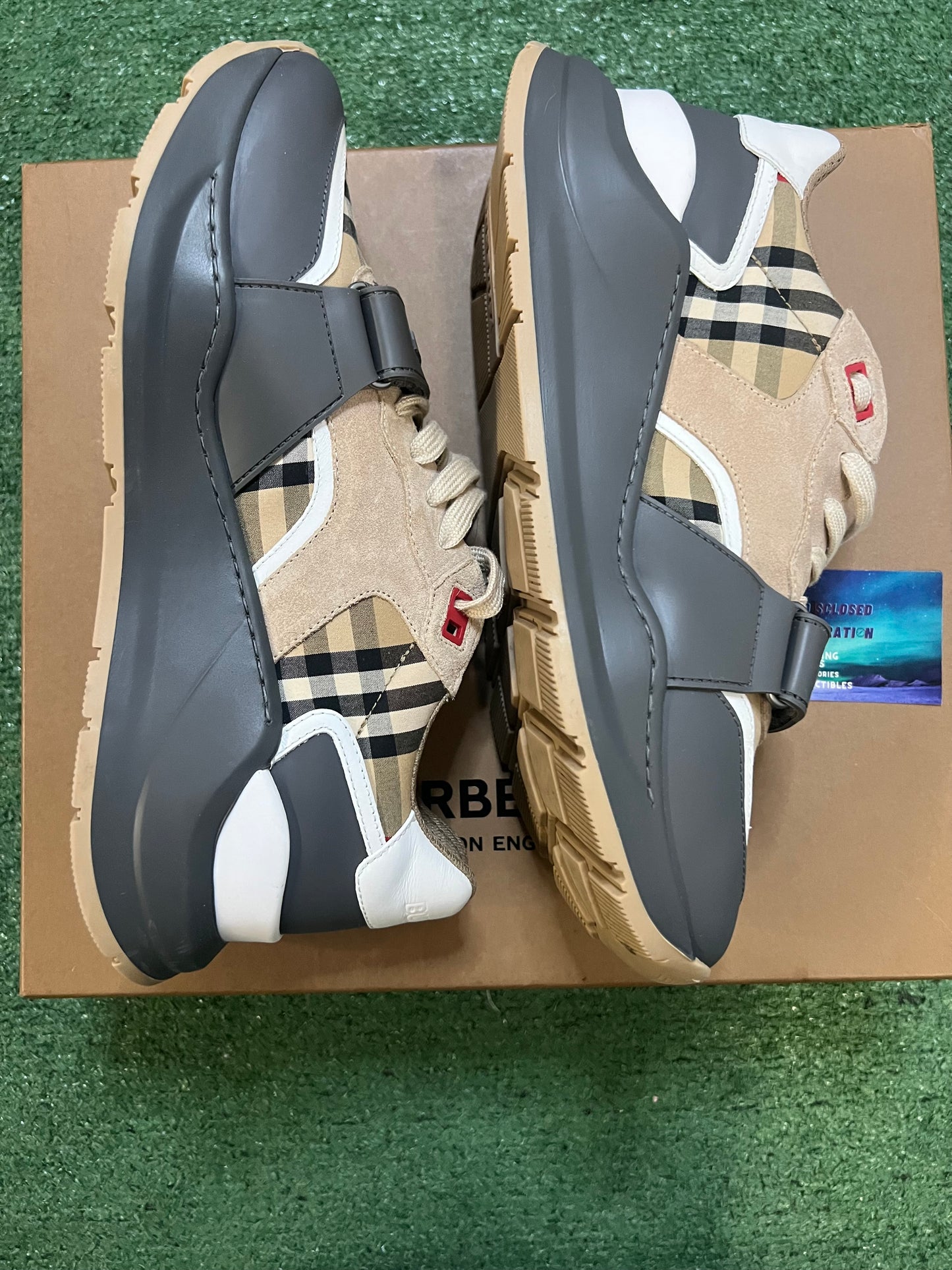 Burberry Ramsey grey archive beige sneakers 10.5men/12women(EU 43.5)
