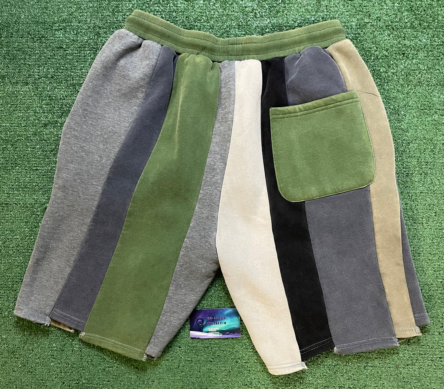GV Gallery Raspberry Hills Bonsai shorts