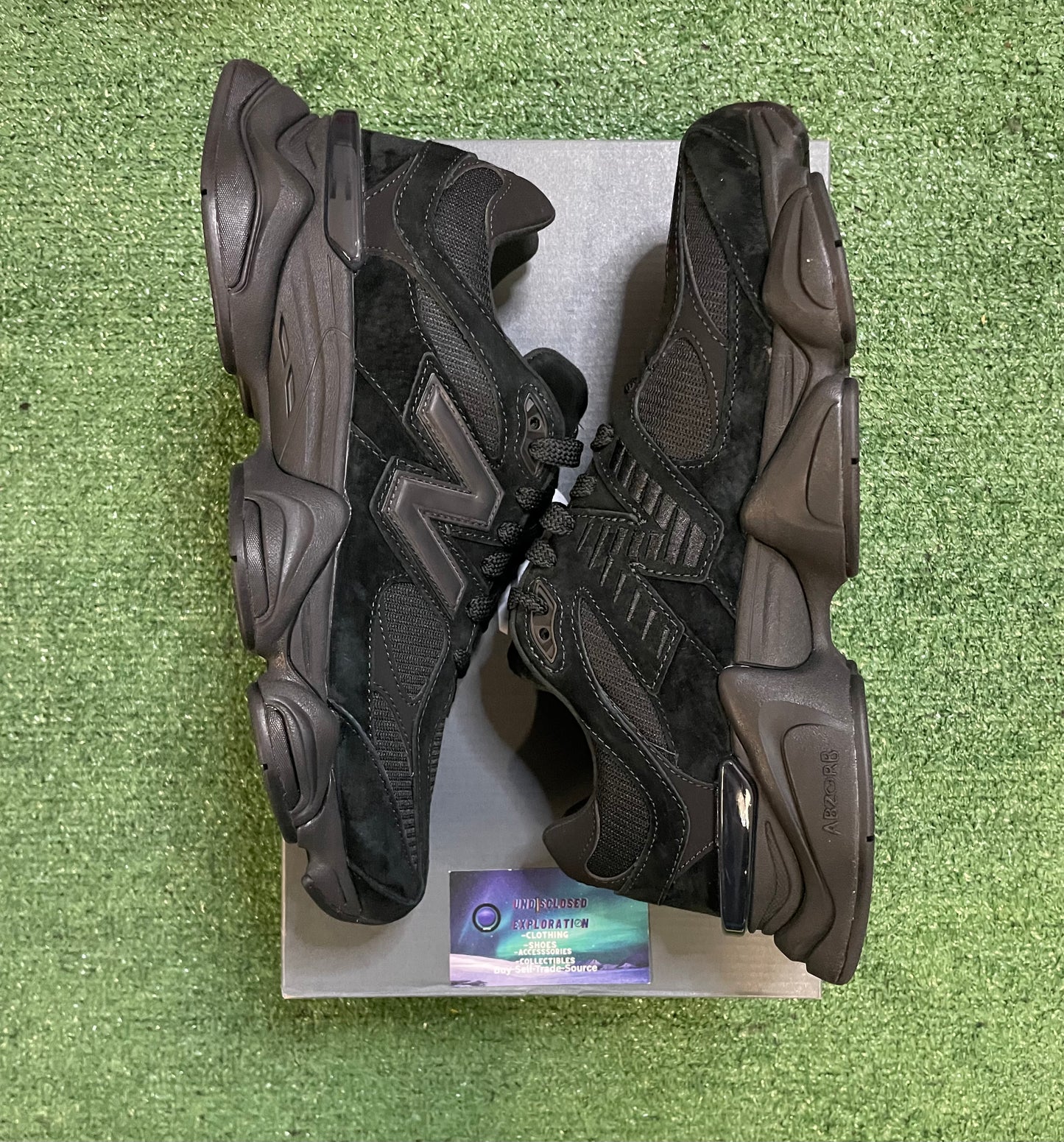New Balance 9060 triple black