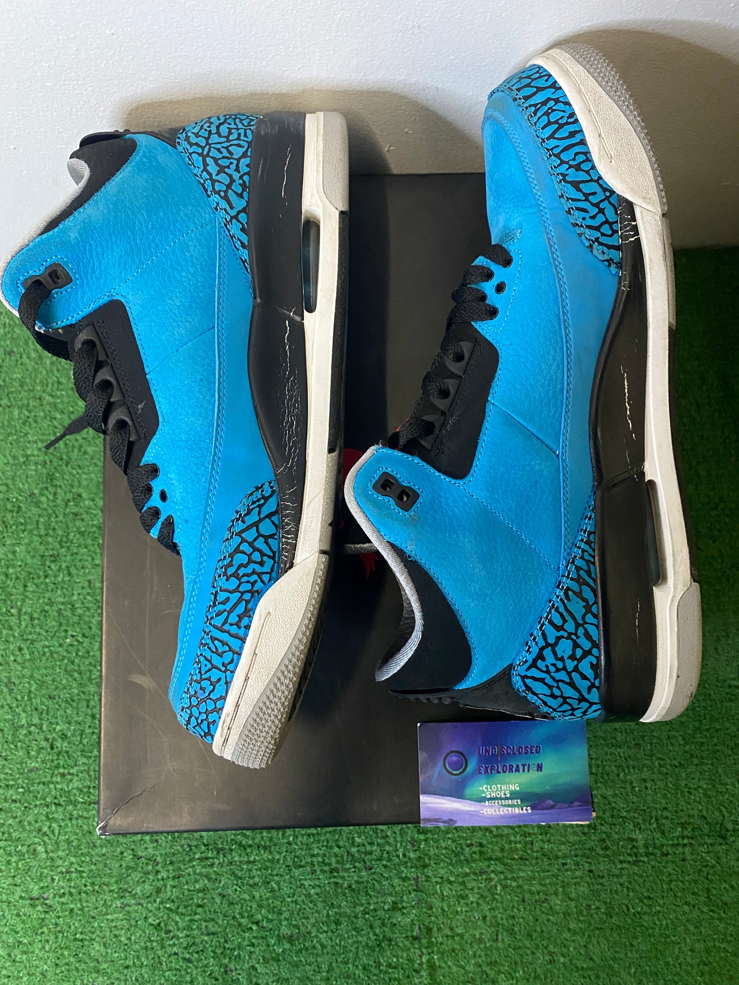 Jordan 3 powder blue size 11.5men/13women