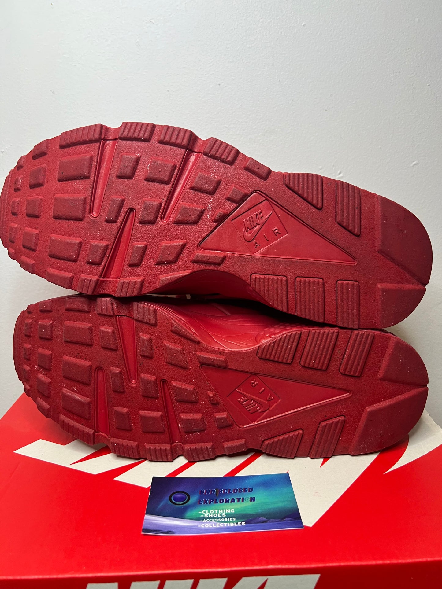 Nike air huarache triple red size 10.5men/12women