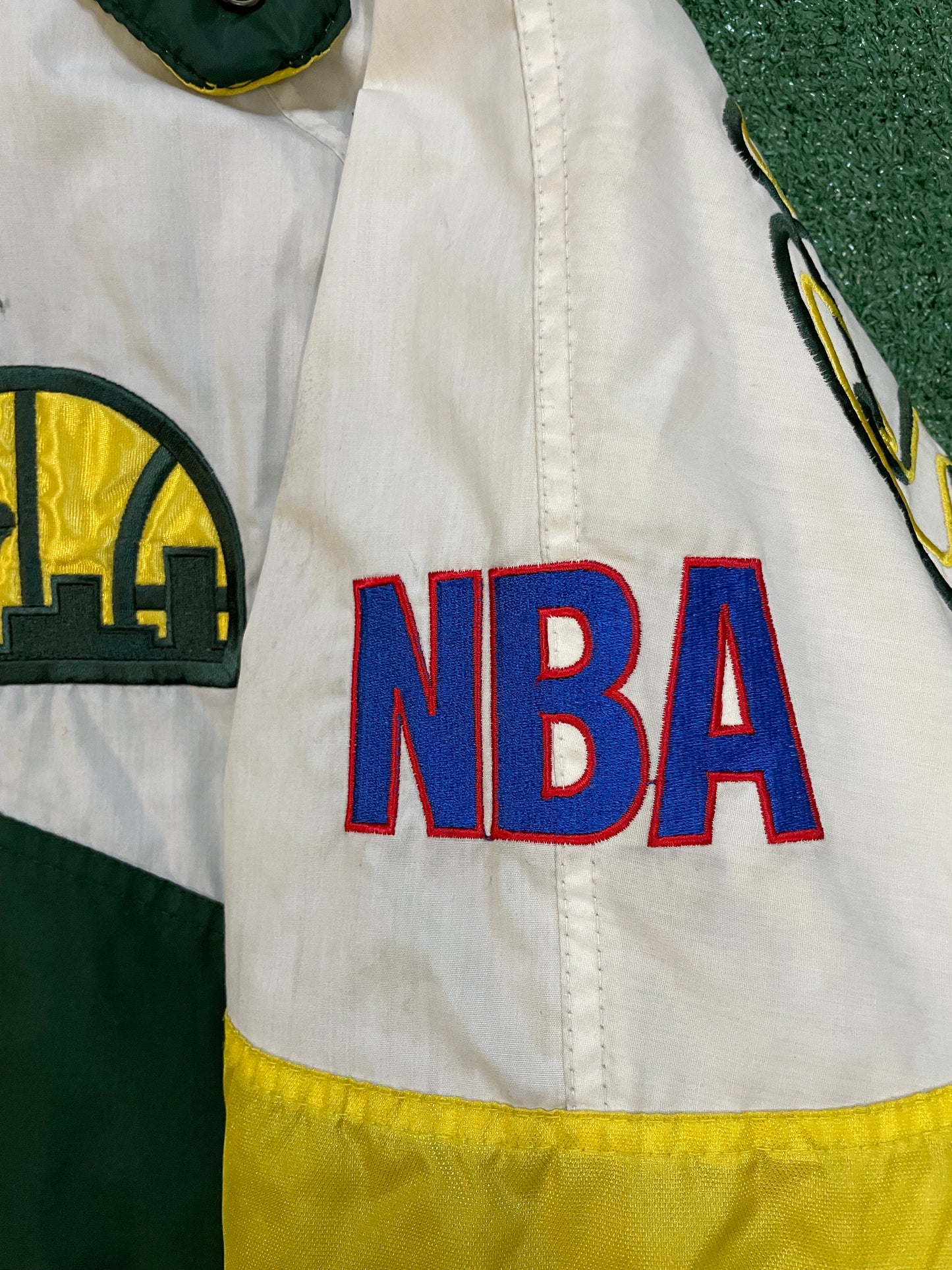 Vintage 1990s Seattle SuperSonics jacket