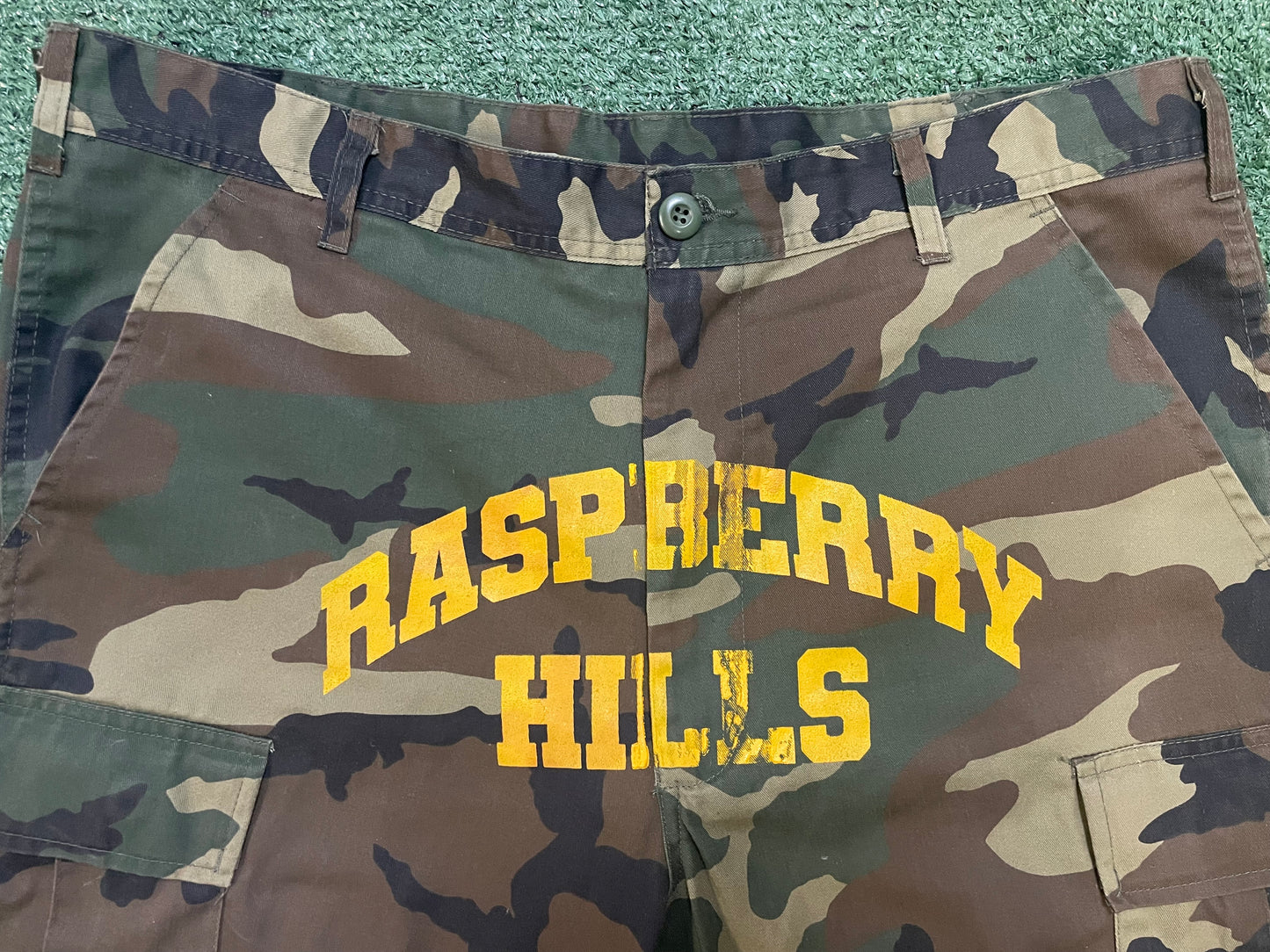 GV Raspberry Hills Camo cargo pants