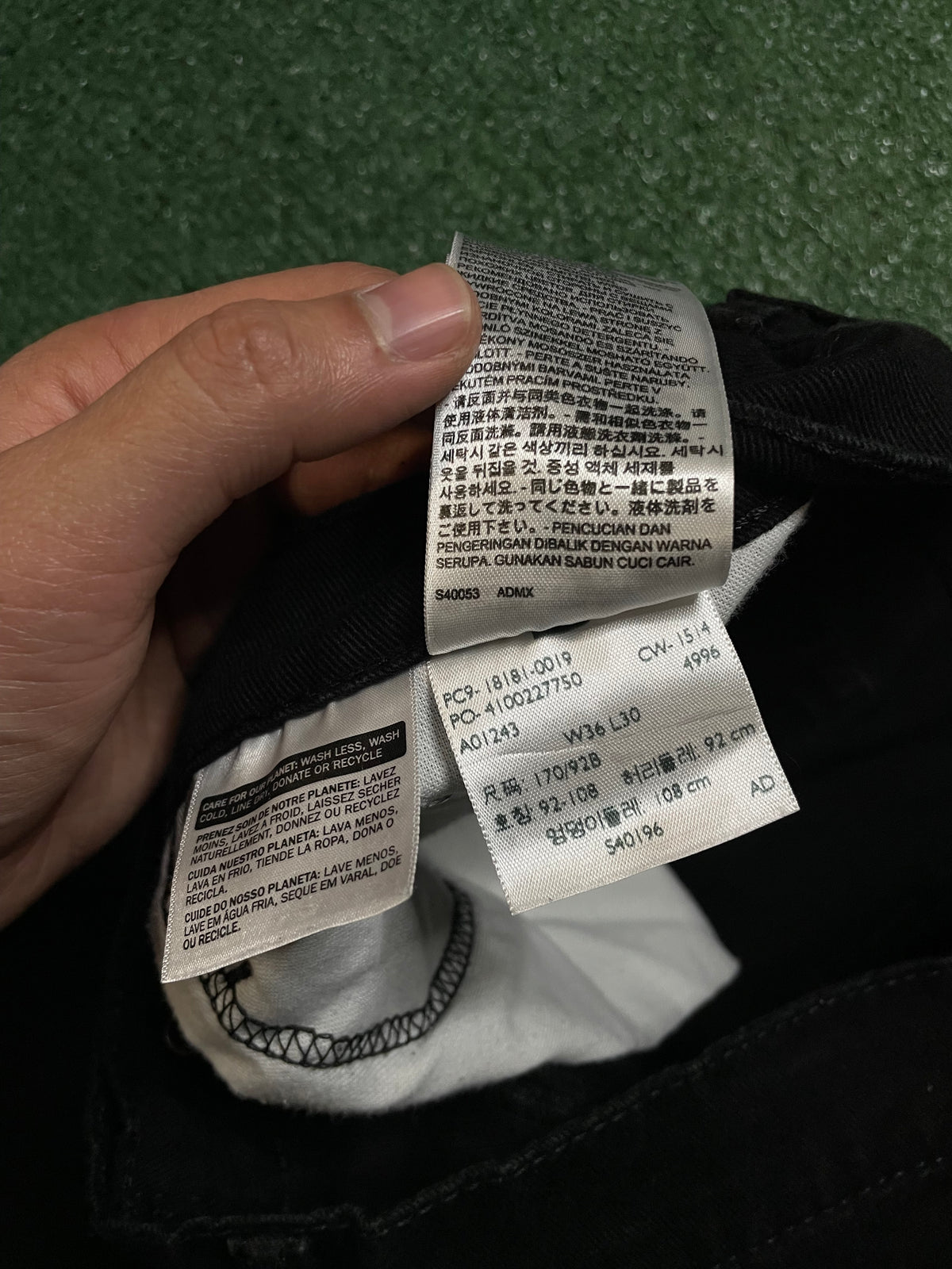 Levi’s 541 black jeans