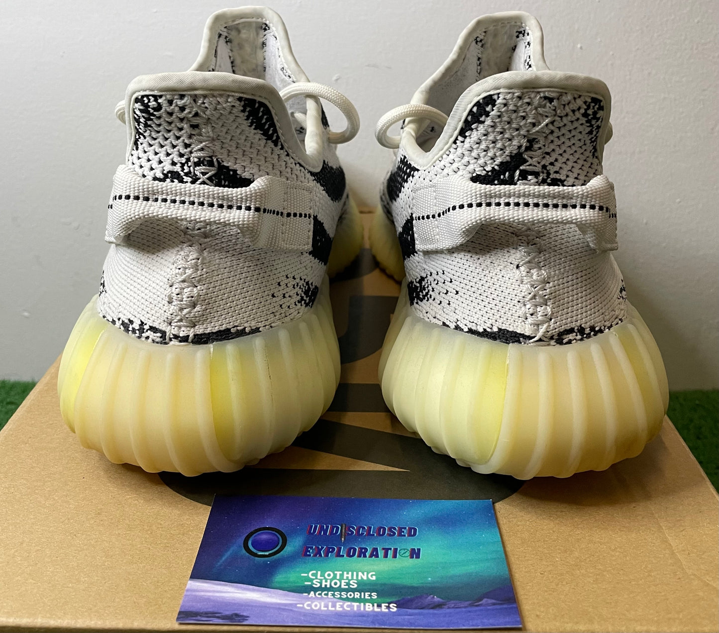 Adidas Yeezy Boost 350 v2 zebra size 10men/11.5women