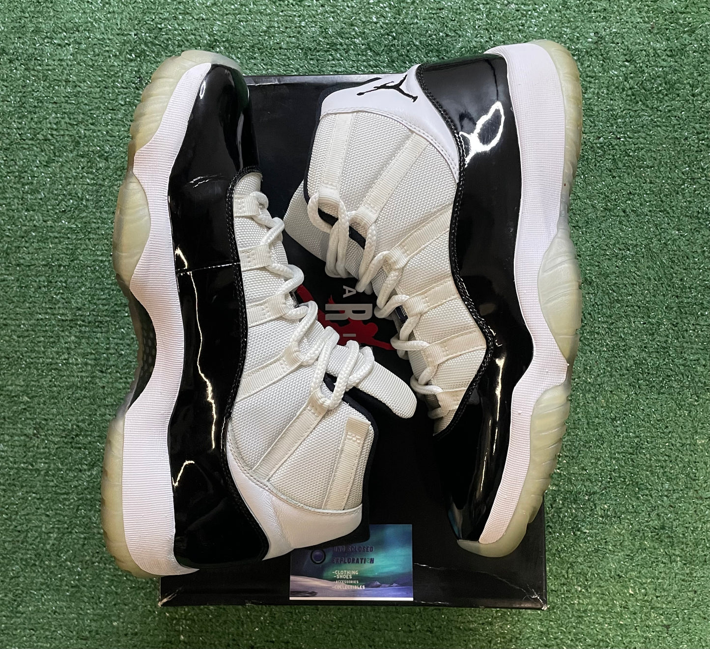 Air Jordan 11 concord size 11men/12.5women