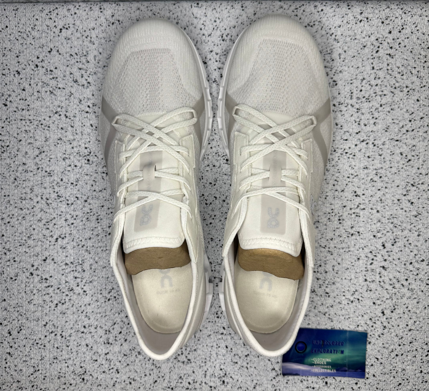 On Running Cloud X 4 AD White Wolf