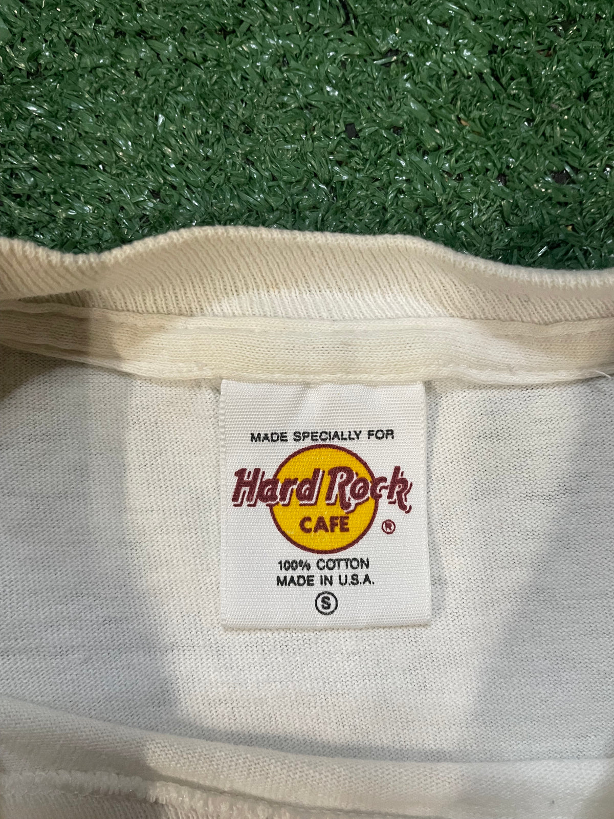 Vintage 1990s Hard Rock Cafe Maui tee
