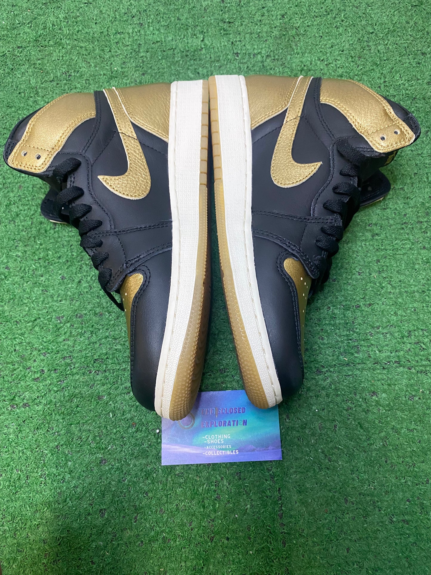 Jordan 1 High black metallic gold