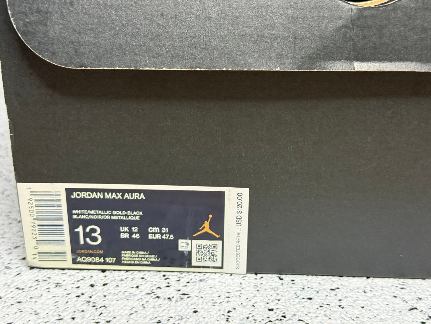 Jordan Max Aura 13 Men/14.5 Women “Preowned”