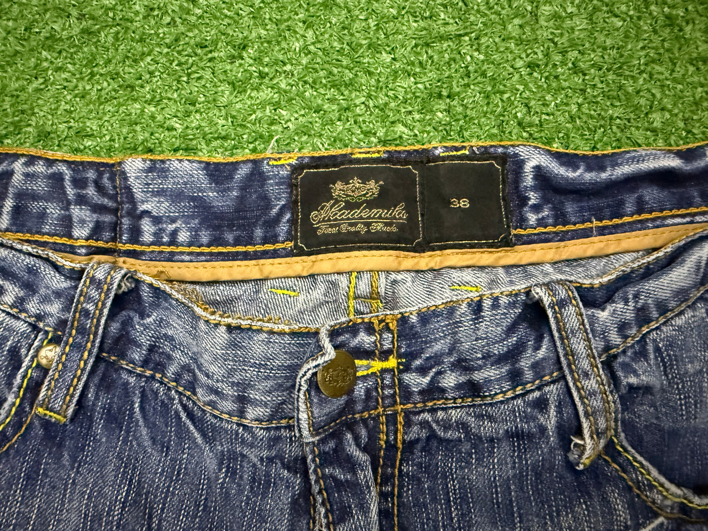 Vintage Akademiks Jeans