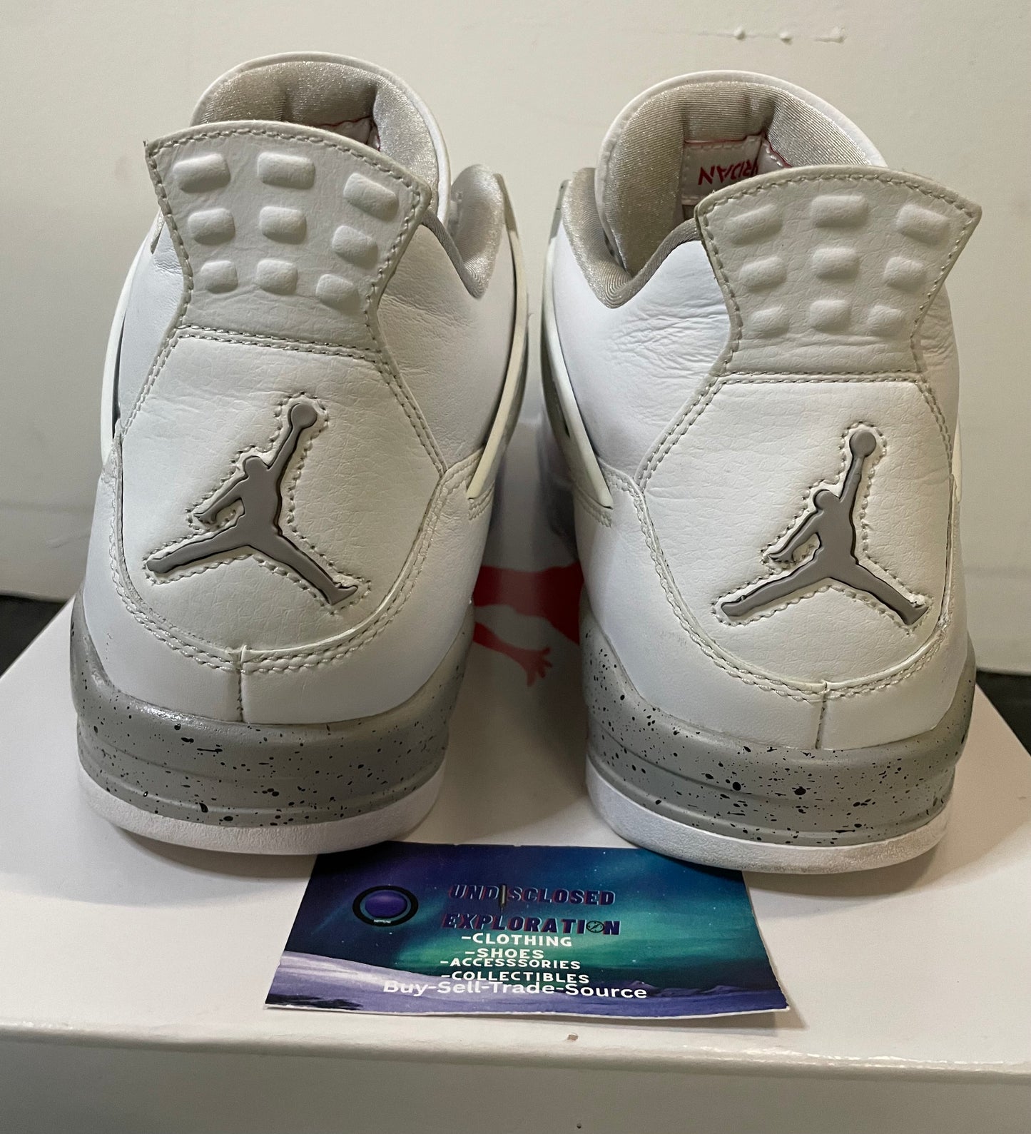 Air Jordan 4 white Oreo size 11men/12.5women