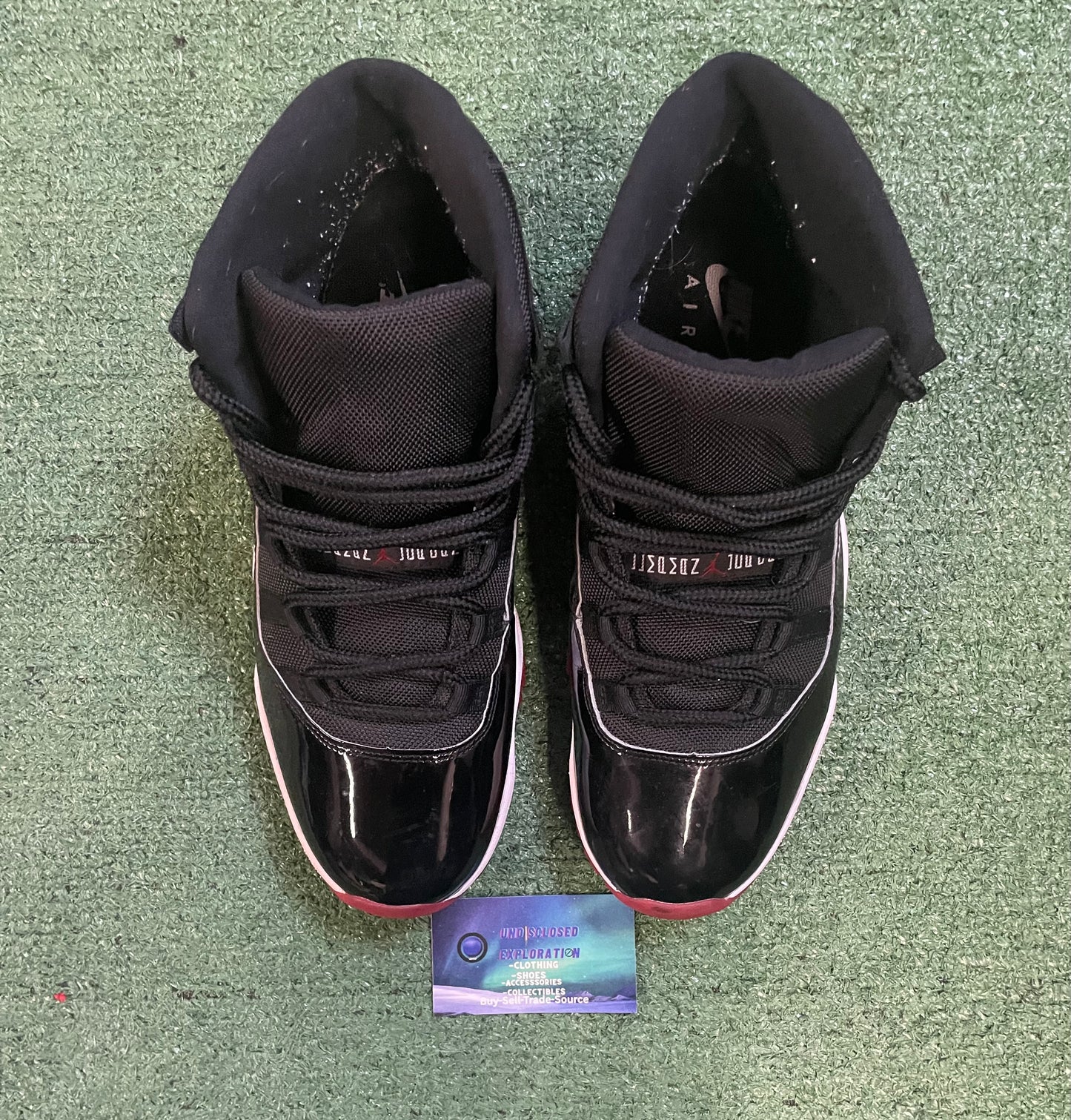 Jordan 11 Bred 2019 size 11men/12.5women