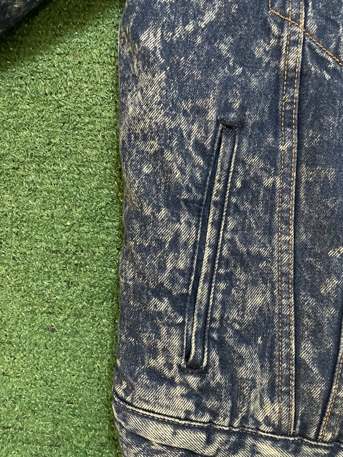 Levi Sherpa jean jacket acid wash
