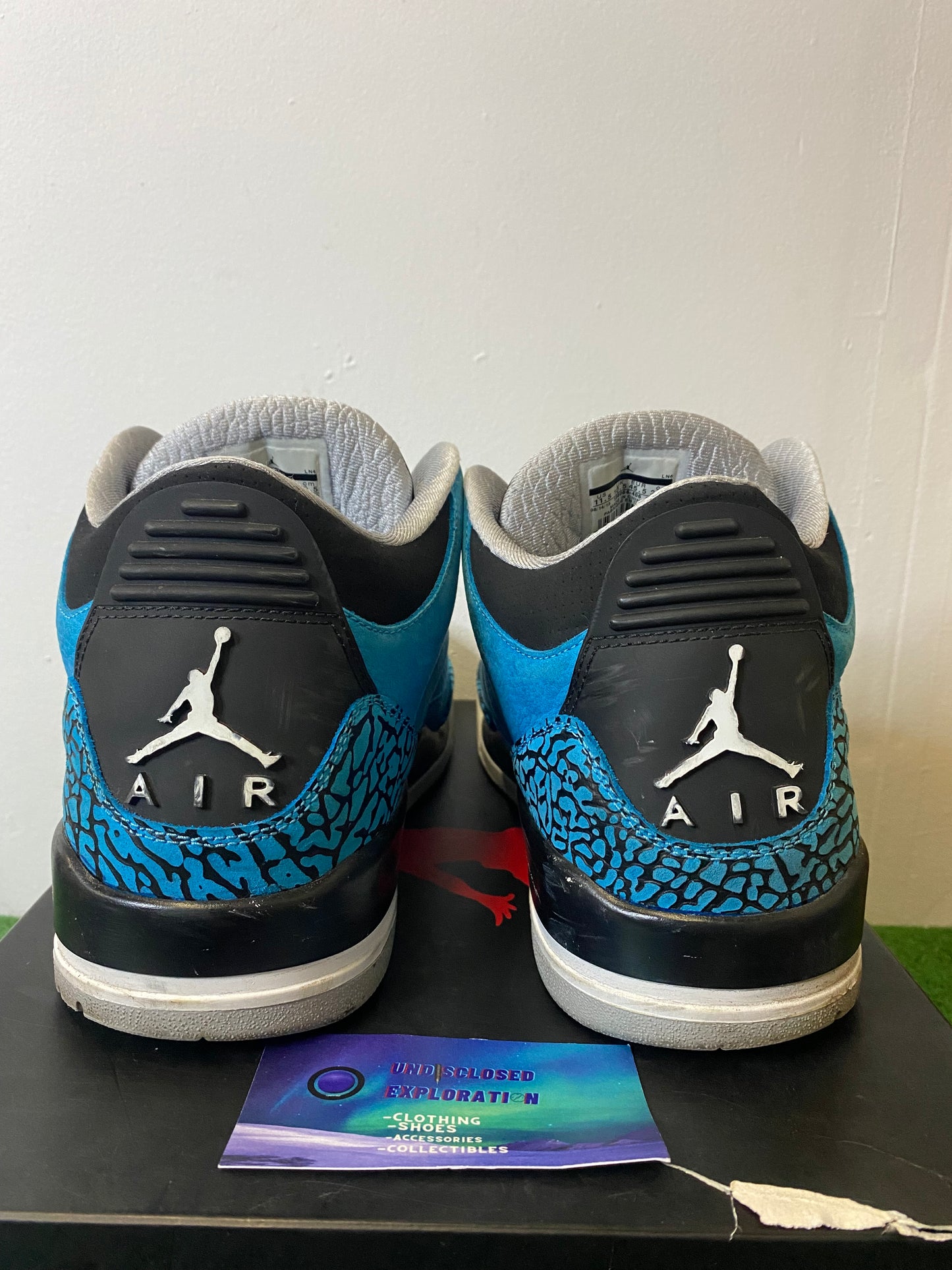 Jordan 3 powder blue size 11.5men/13women