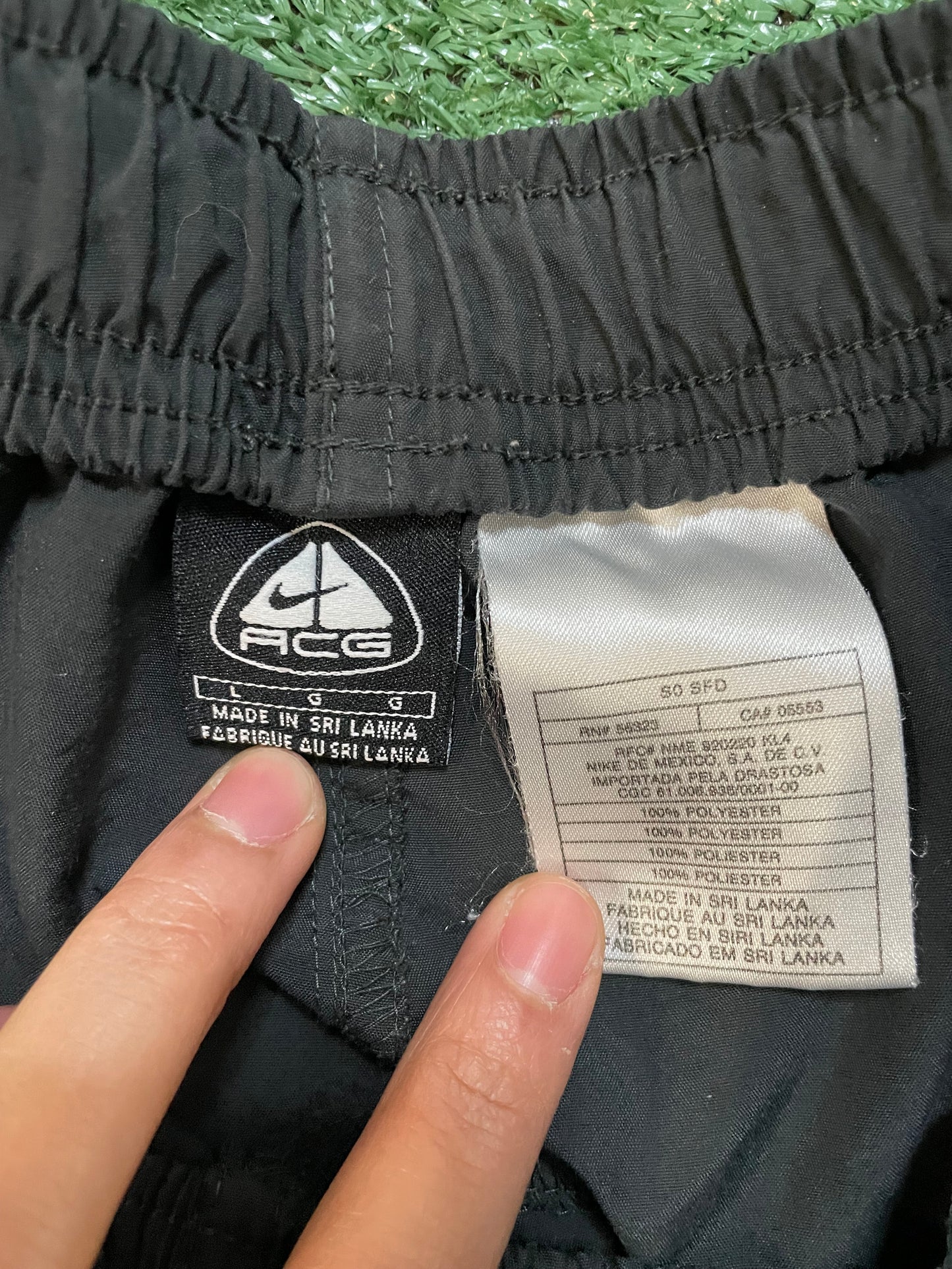 Vintage 1990s Nike ACG black cargo shorts