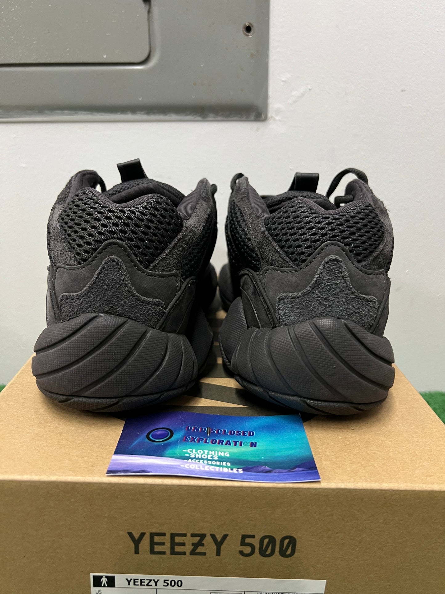 Adidas Yeezy 500 utility black size 8.5men/10women